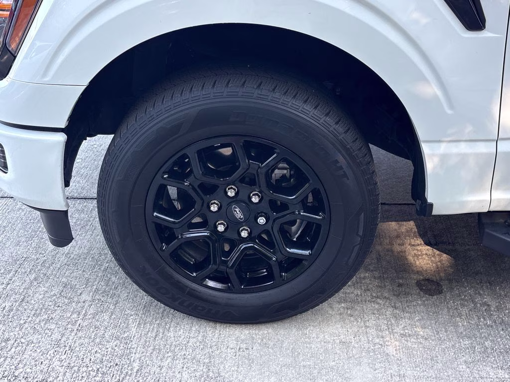 2025 Oxford White Ford F-150 XLT RWD Truck