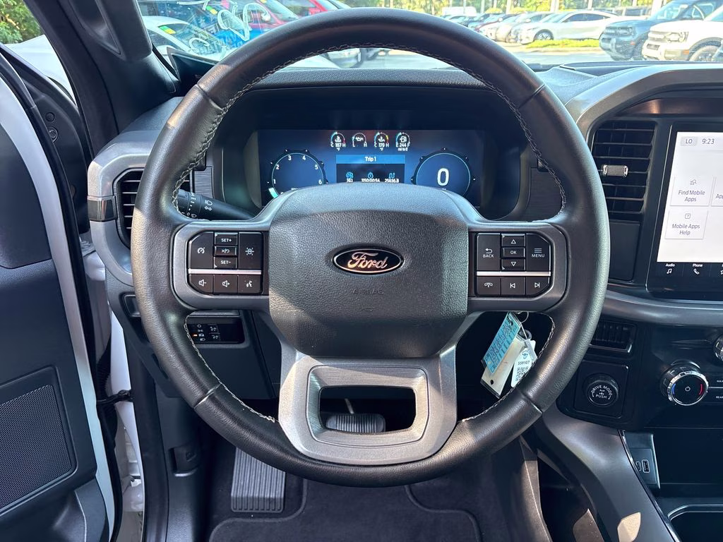 2025 Oxford White Ford F-150 XLT RWD Truck