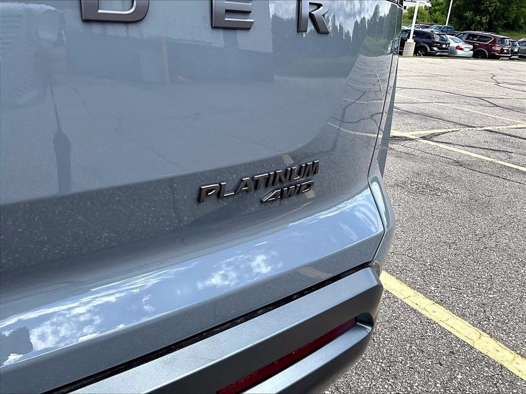 2026 Boulder Gray Pearl Nissan Pathfinder Platinum 4X4 SUV