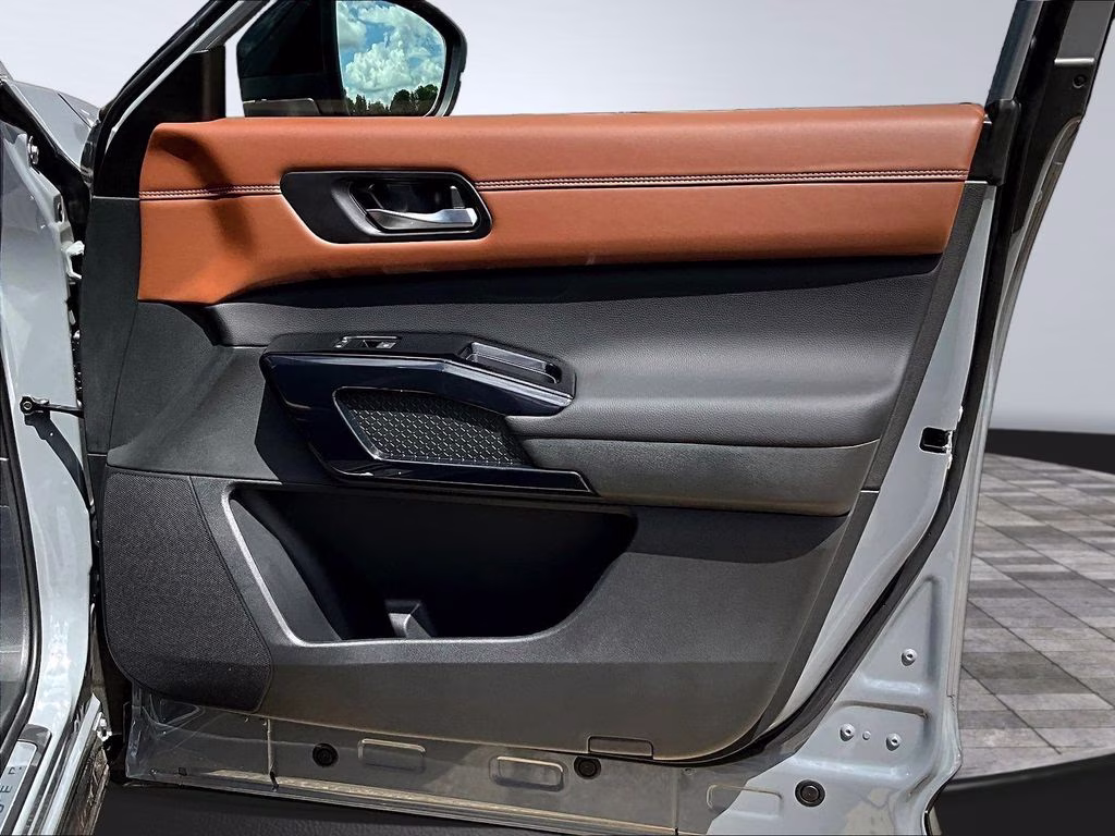 2026 Boulder Gray Pearl Nissan Pathfinder Platinum 4X4 SUV