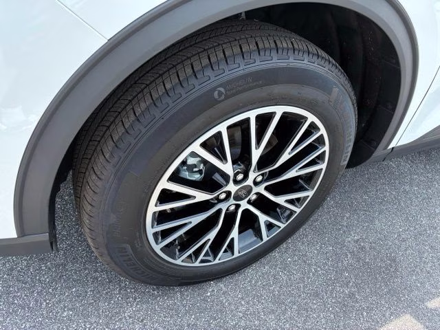 2025 White Metallic Ford Escape Plug-In Hybrid Base FWD SUV