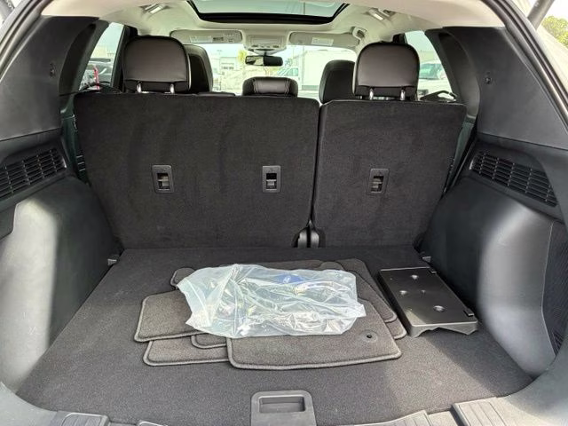 2025 White Metallic Ford Escape Plug-In Hybrid Base FWD SUV