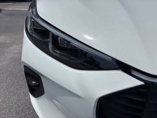 2025 White Metallic Ford Escape Plug-In Hybrid Base FWD SUV
