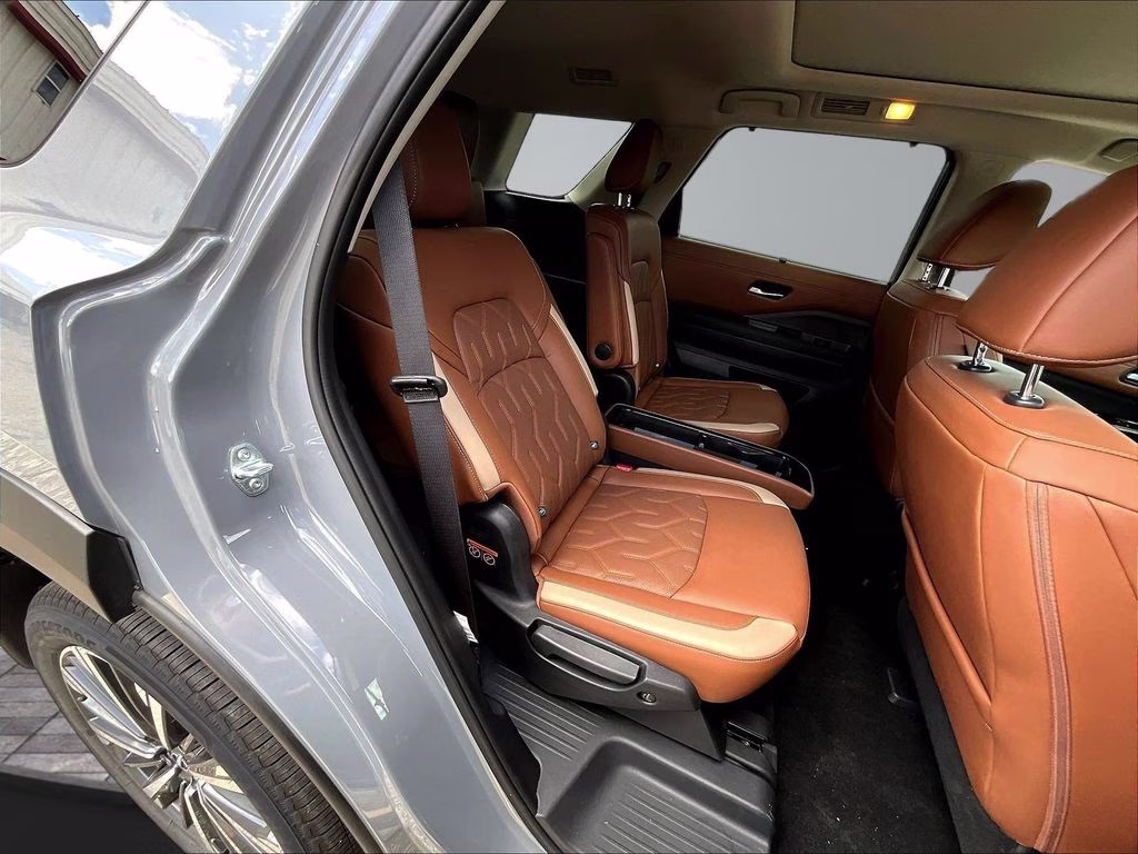 2026 Boulder Gray Pearl Nissan Pathfinder Platinum 4X4 SUV