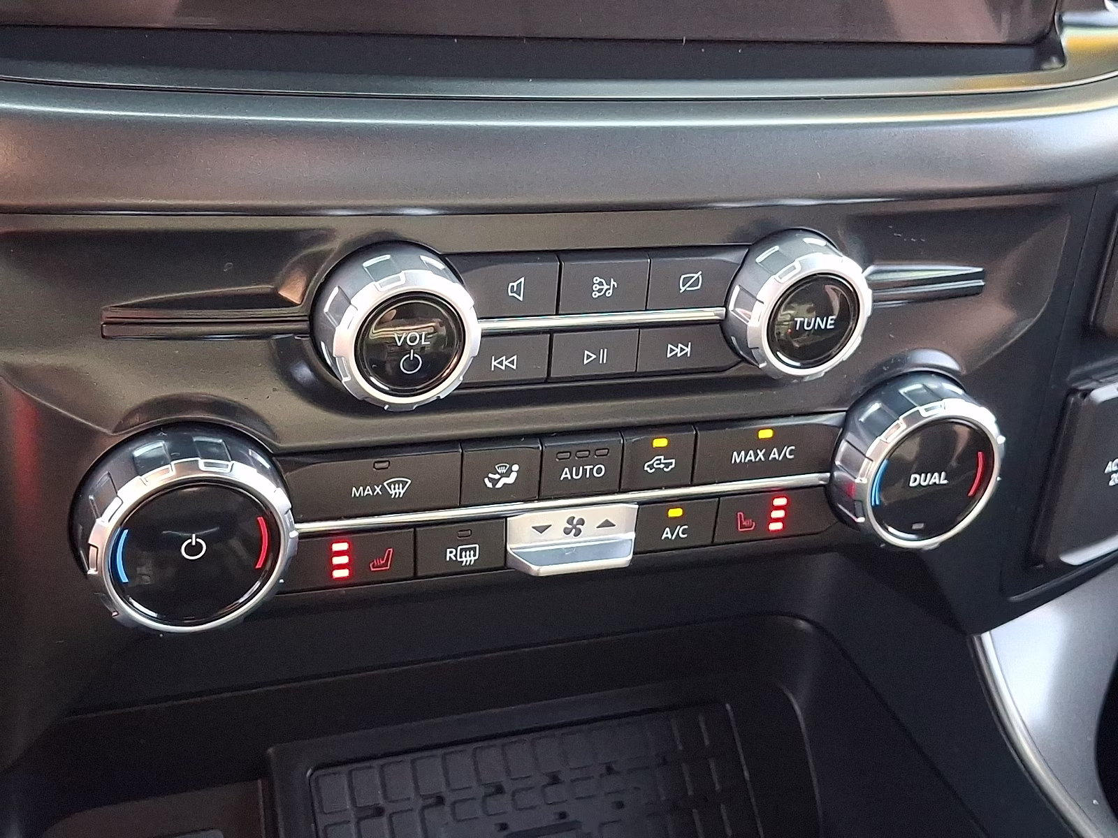 2024 Agate Black Metallic - UM Ford F-150 XLT 4X4