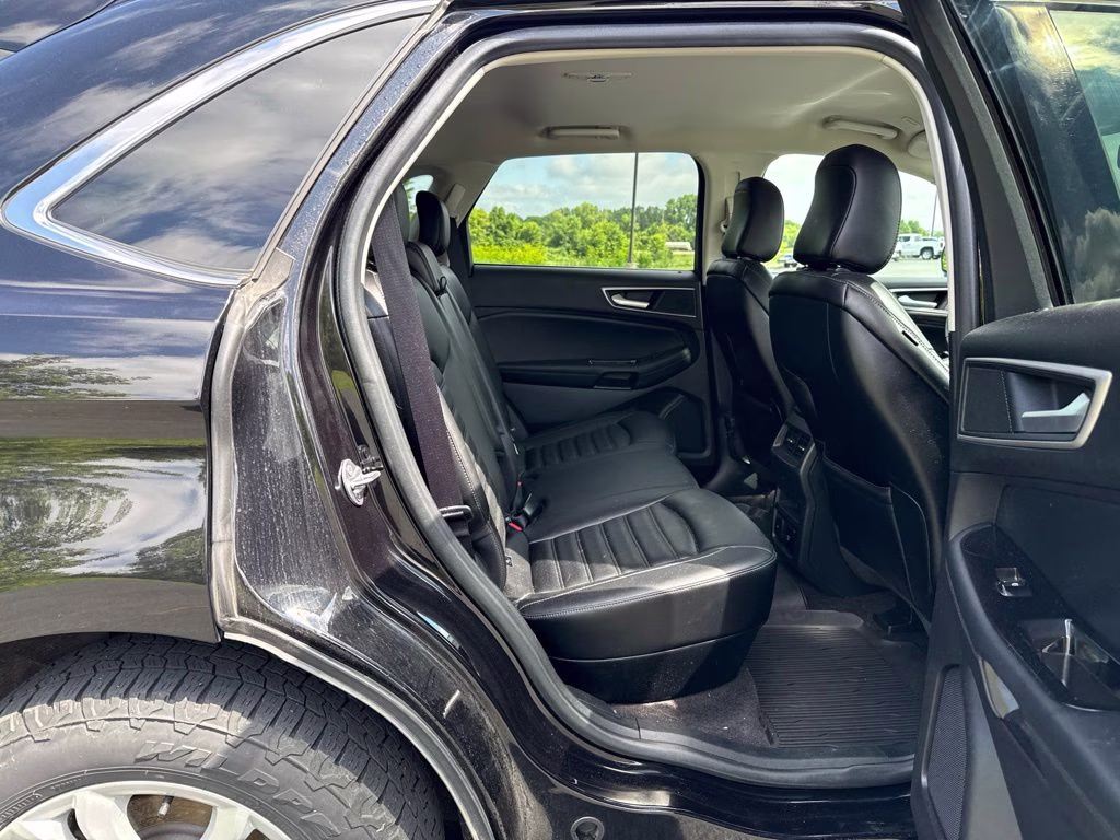 2020 Black Ford Edge SEL AWD SUV
