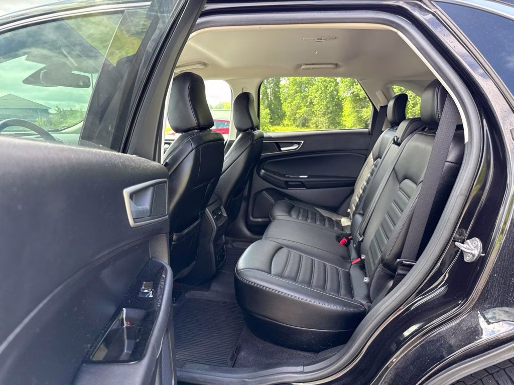 2020 Black Ford Edge SEL AWD SUV