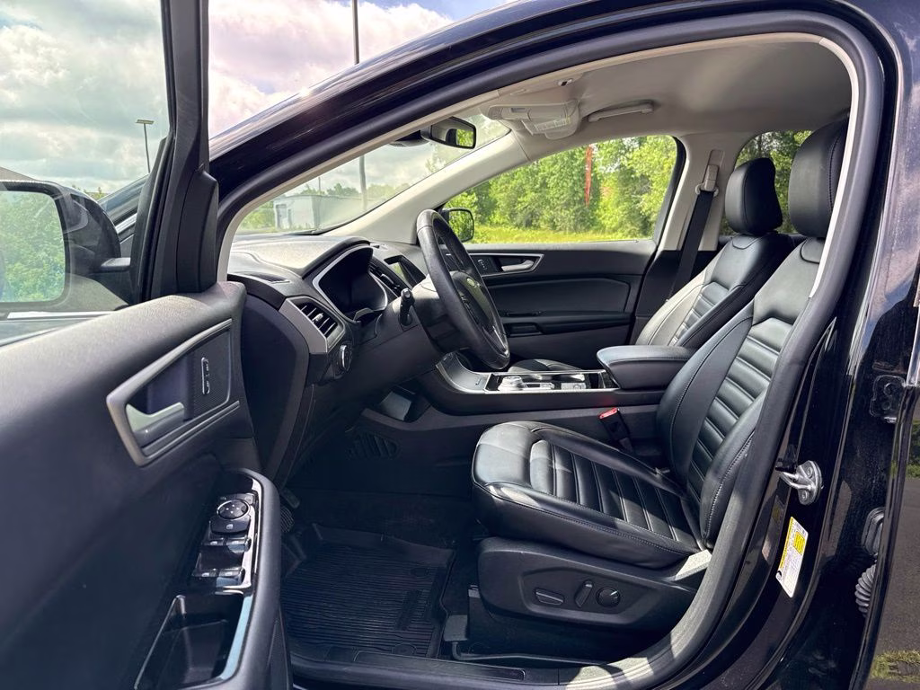2020 Black Ford Edge SEL AWD SUV