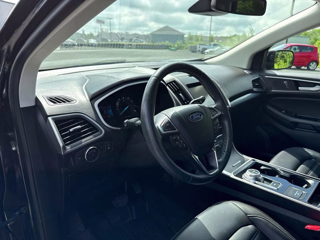 2020 Black Ford Edge SEL AWD SUV