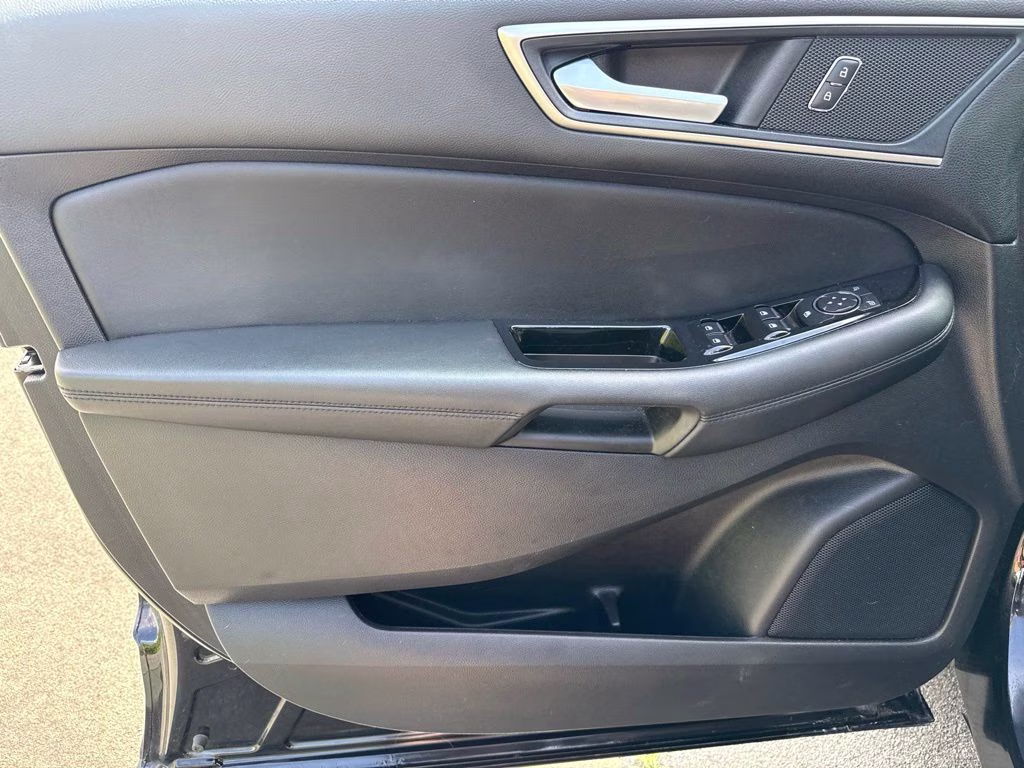 2020 Black Ford Edge SEL AWD SUV