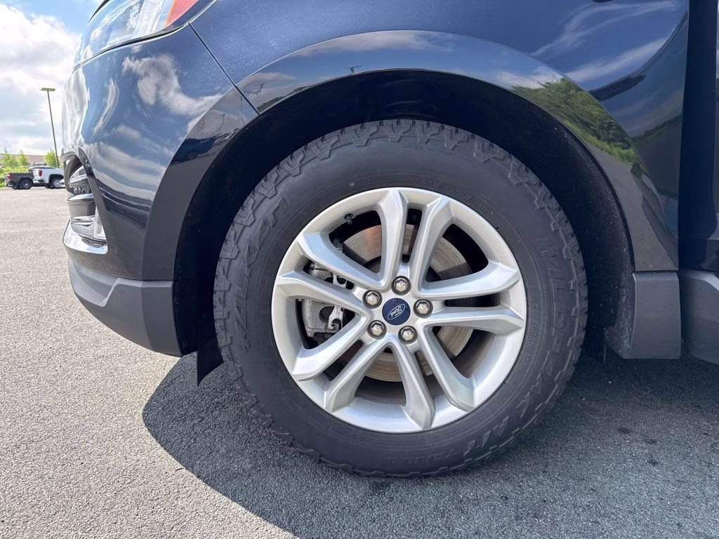 2020 Black Ford Edge SEL AWD SUV