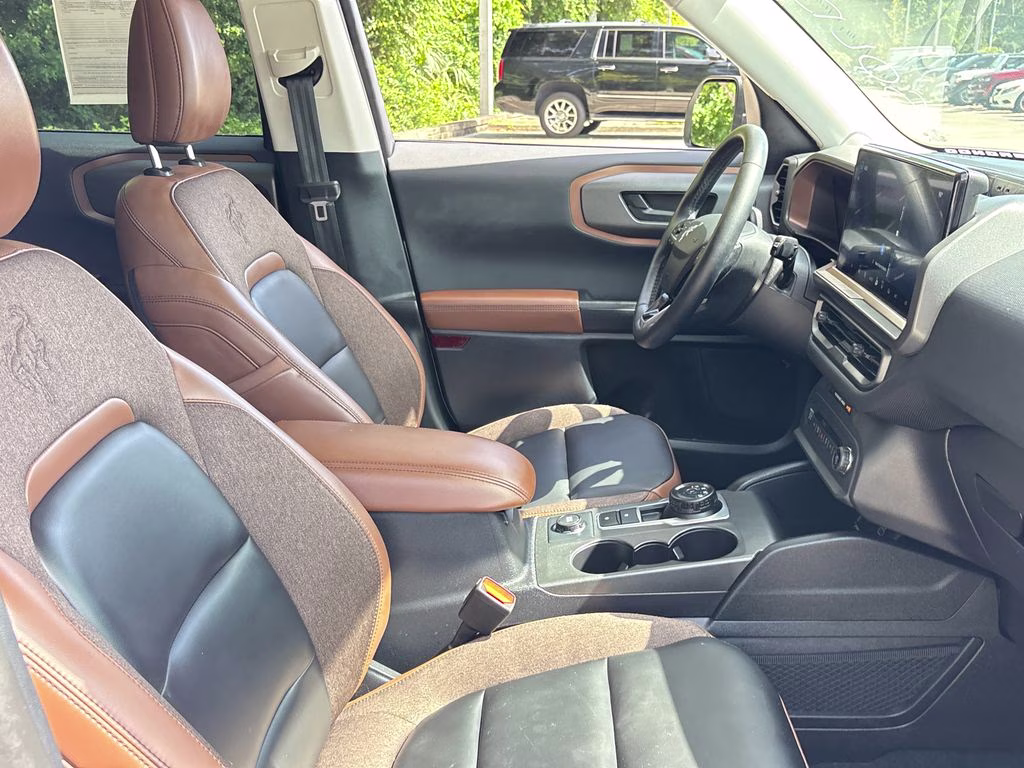 2025 Oxford White Ford Bronco Sport Outer Banks 4X4 SUV