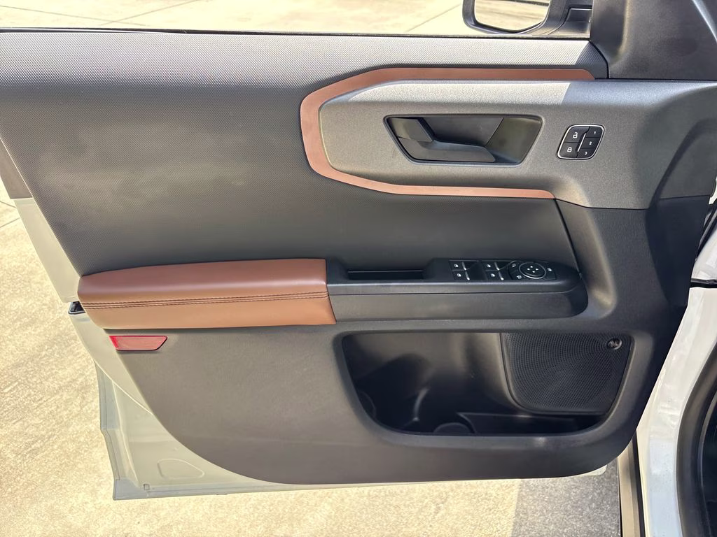 2025 Oxford White Ford Bronco Sport Outer Banks 4X4 SUV