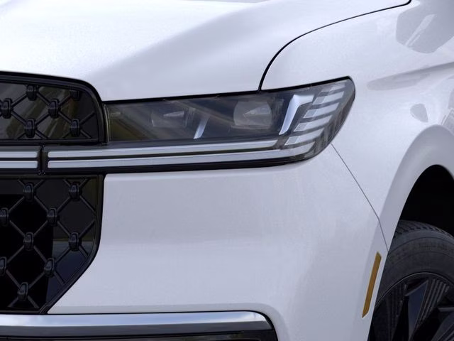2026 Crystal White Lincoln Navigator Reserve 4X4 SUV