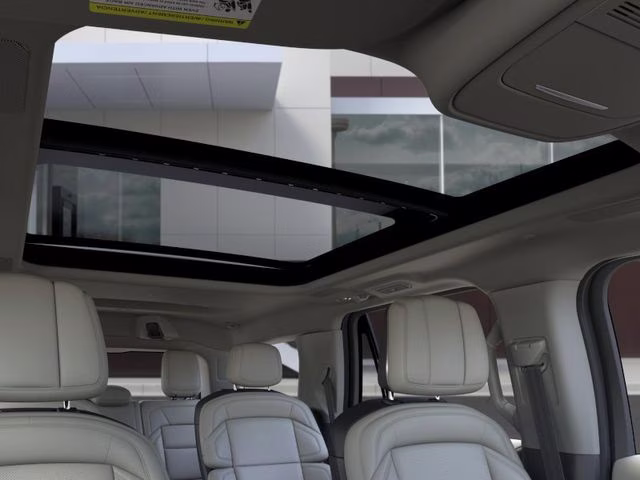2026 Crystal White Lincoln Navigator Reserve 4X4 SUV