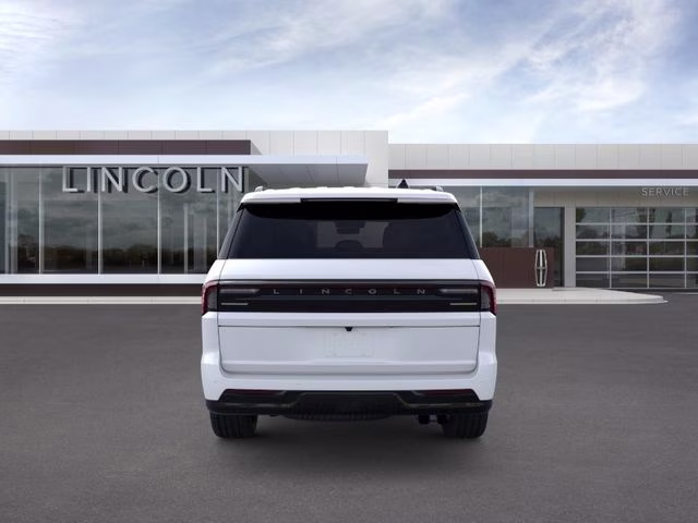 2026 Crystal White Lincoln Navigator Reserve 4X4 SUV