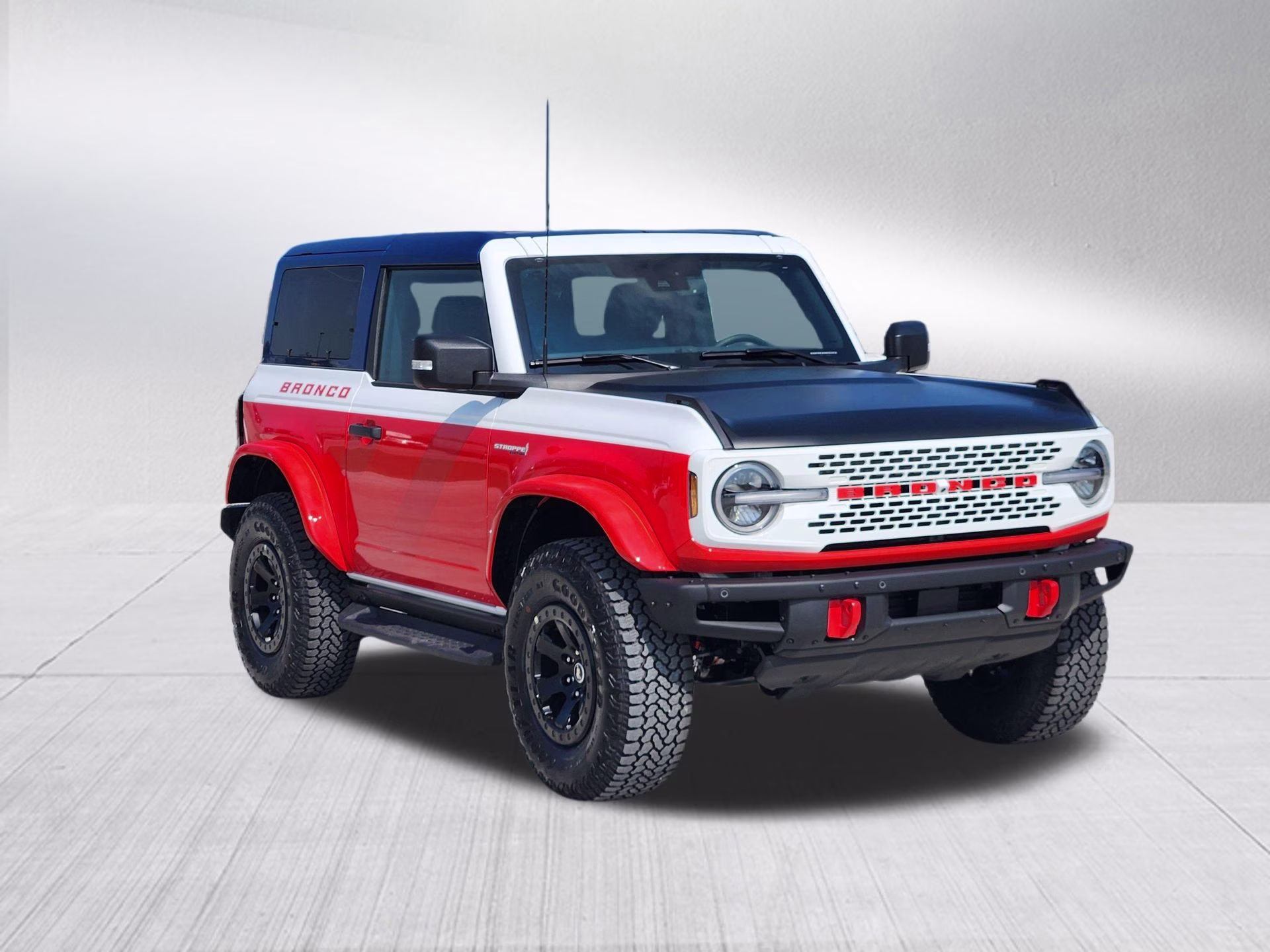 2025 Oxford White Ford Bronco Stroppe Edition 4X4 SUV