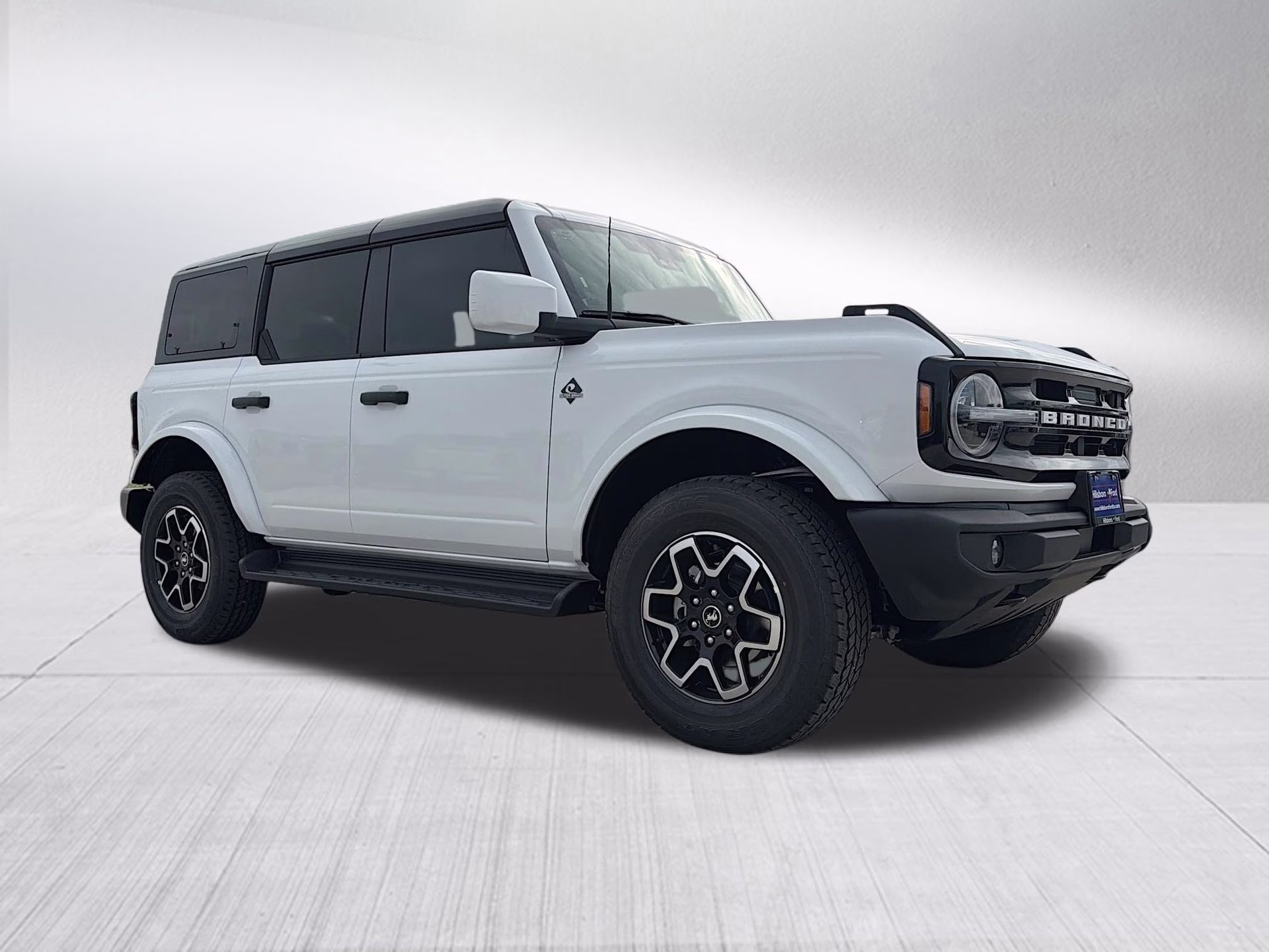2026 Oxford White Ford Bronco Outer Banks 4X4 SUV