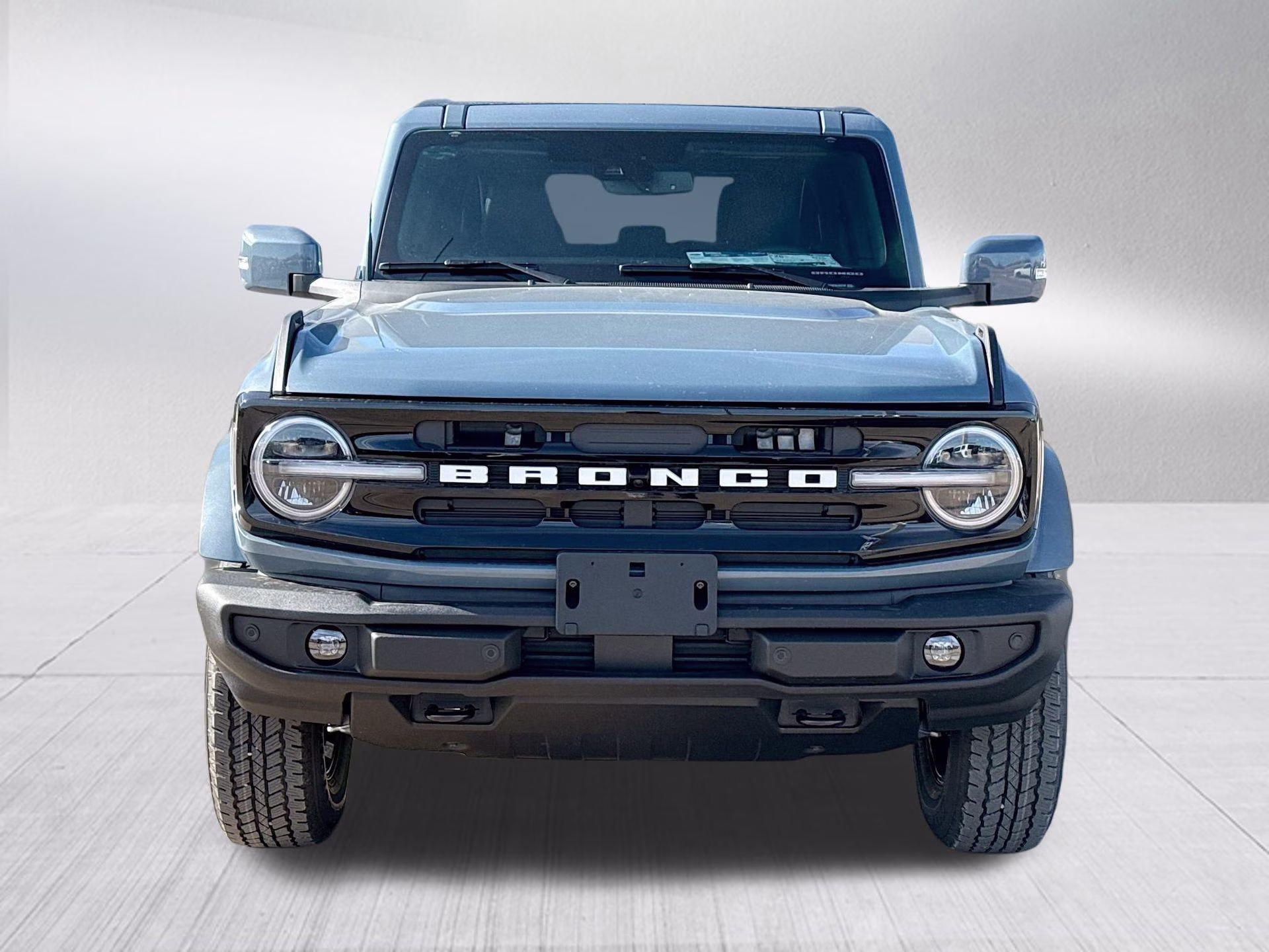 2025 Azure Gray Metallic Tri-Coat Ford Bronco Outer Banks 4X4 SUV