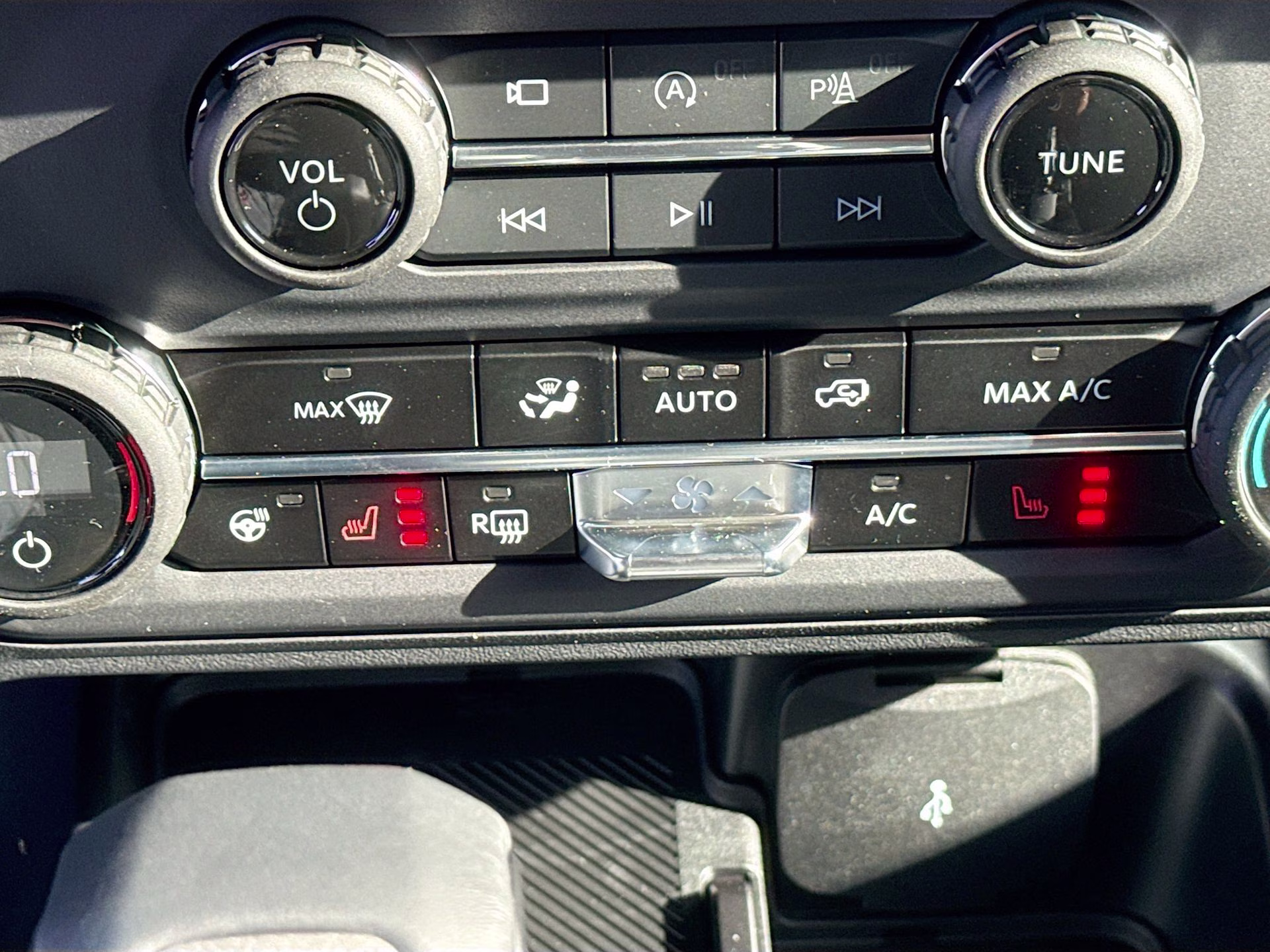 2025 Azure Gray Metallic Tri-Coat Ford Bronco Outer Banks 4X4 SUV