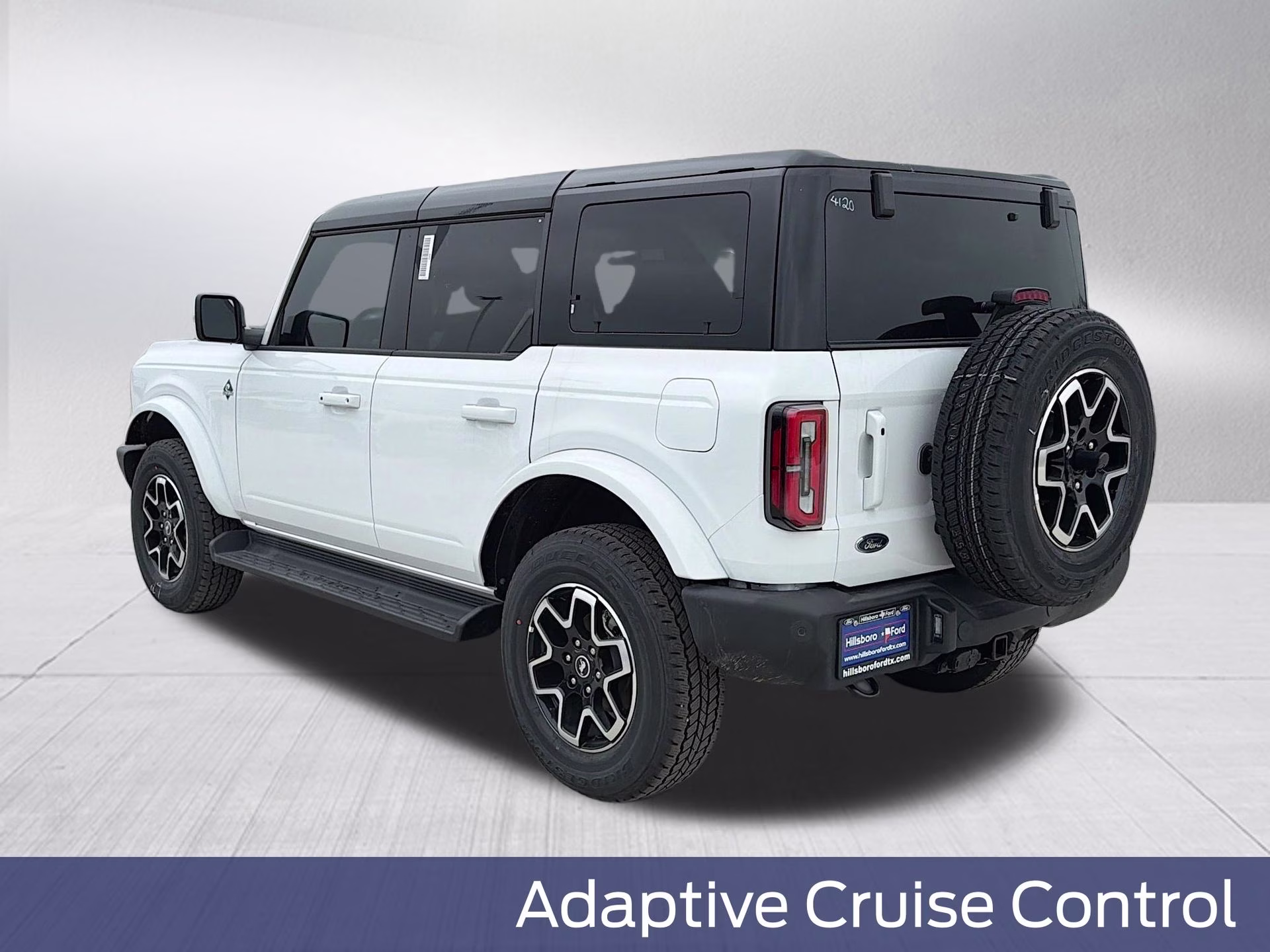 2025 Oxford White Ford Bronco Outer Banks 4X4 SUV
