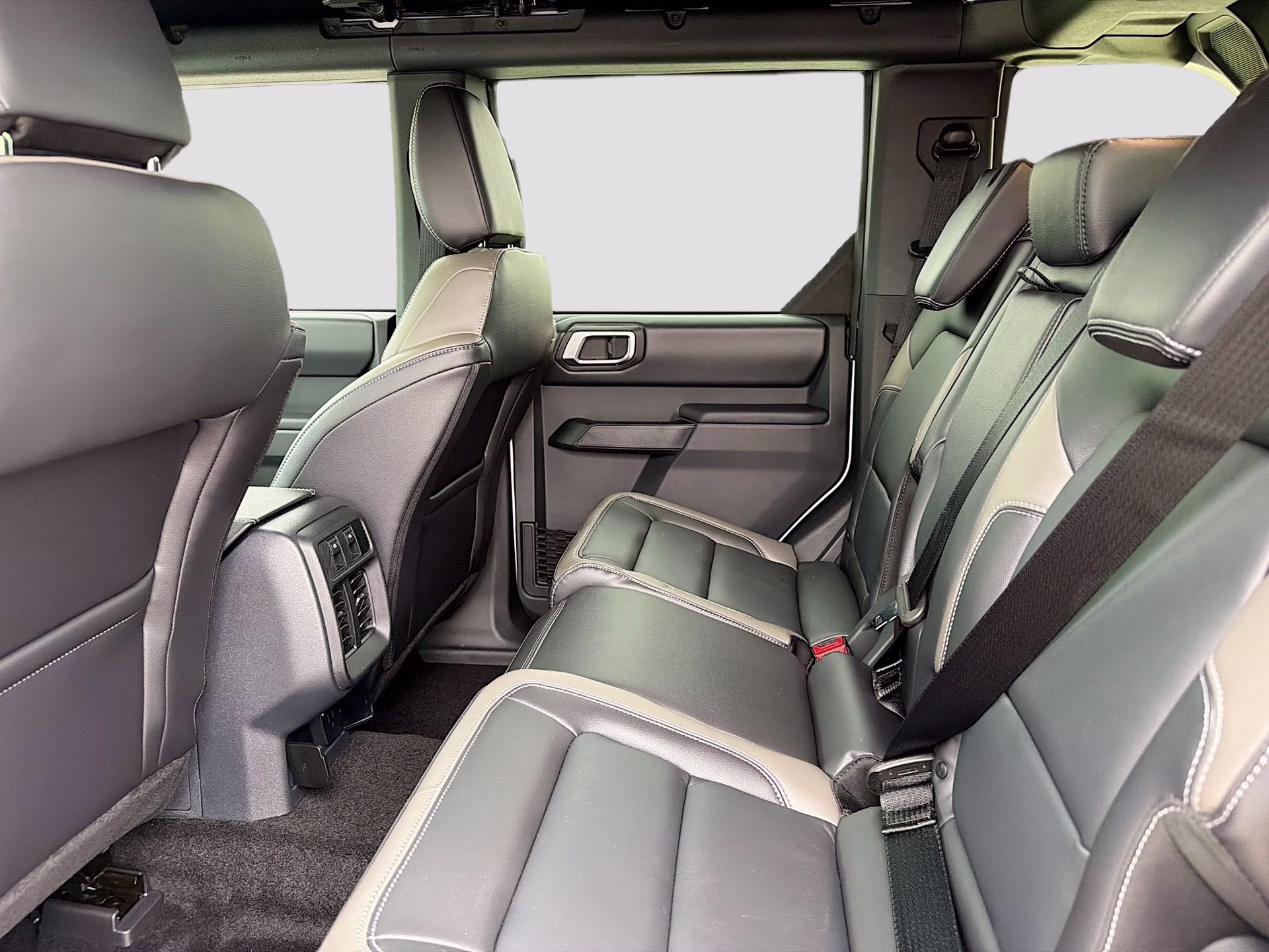 2025 Oxford White Ford Bronco Outer Banks 4X4 SUV