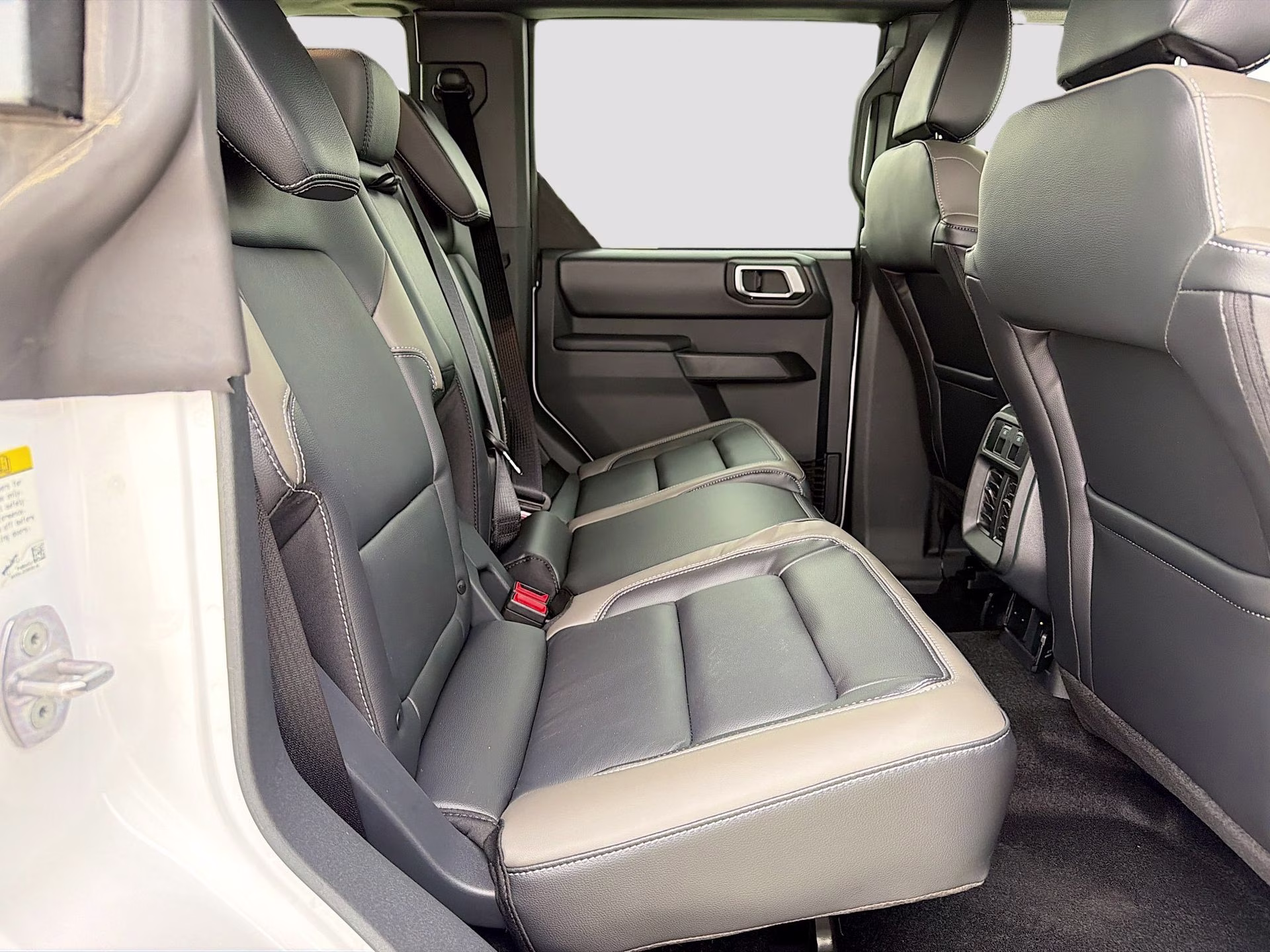 2025 Oxford White Ford Bronco Outer Banks 4X4 SUV