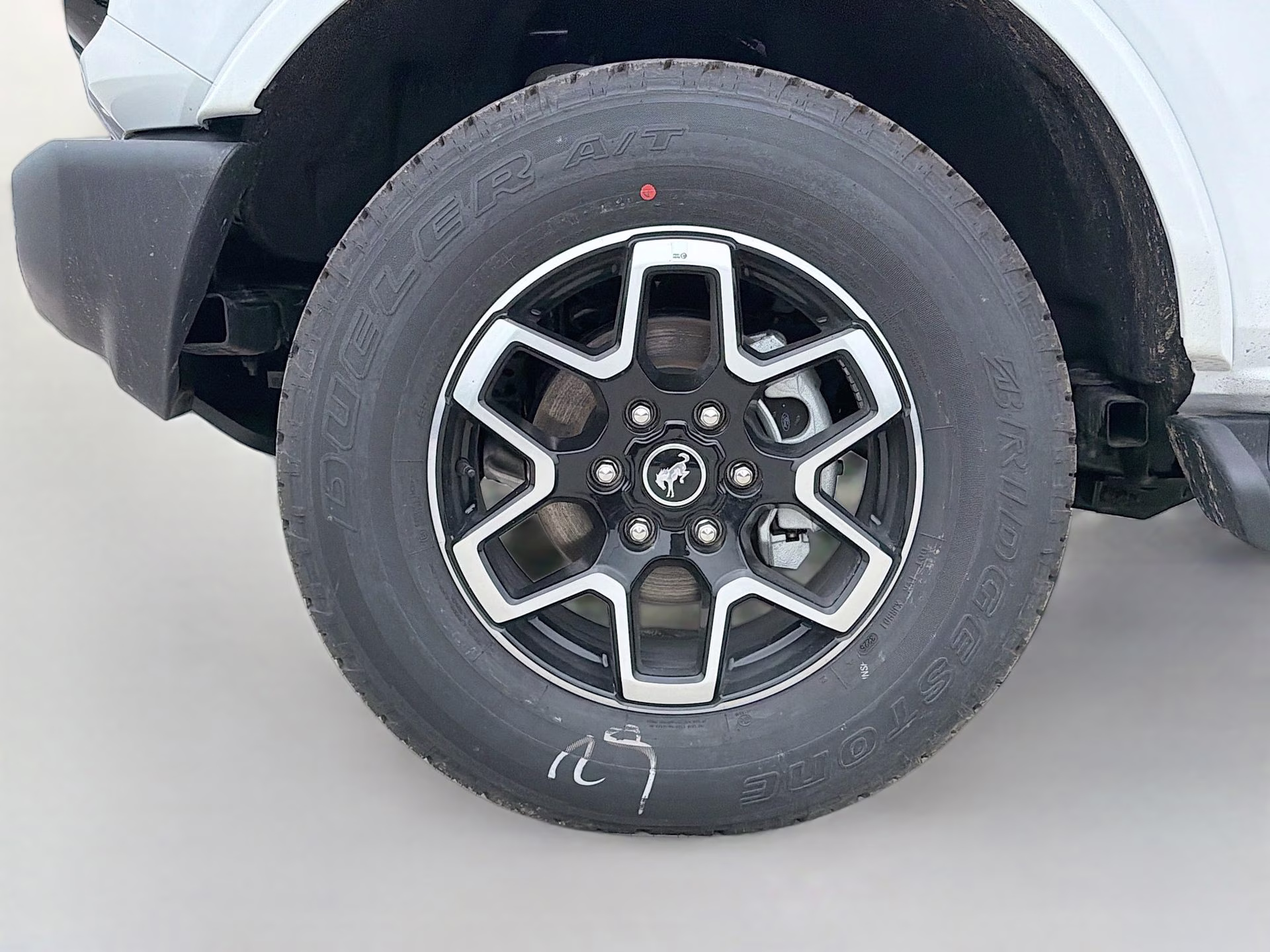 2025 Oxford White Ford Bronco Outer Banks 4X4 SUV