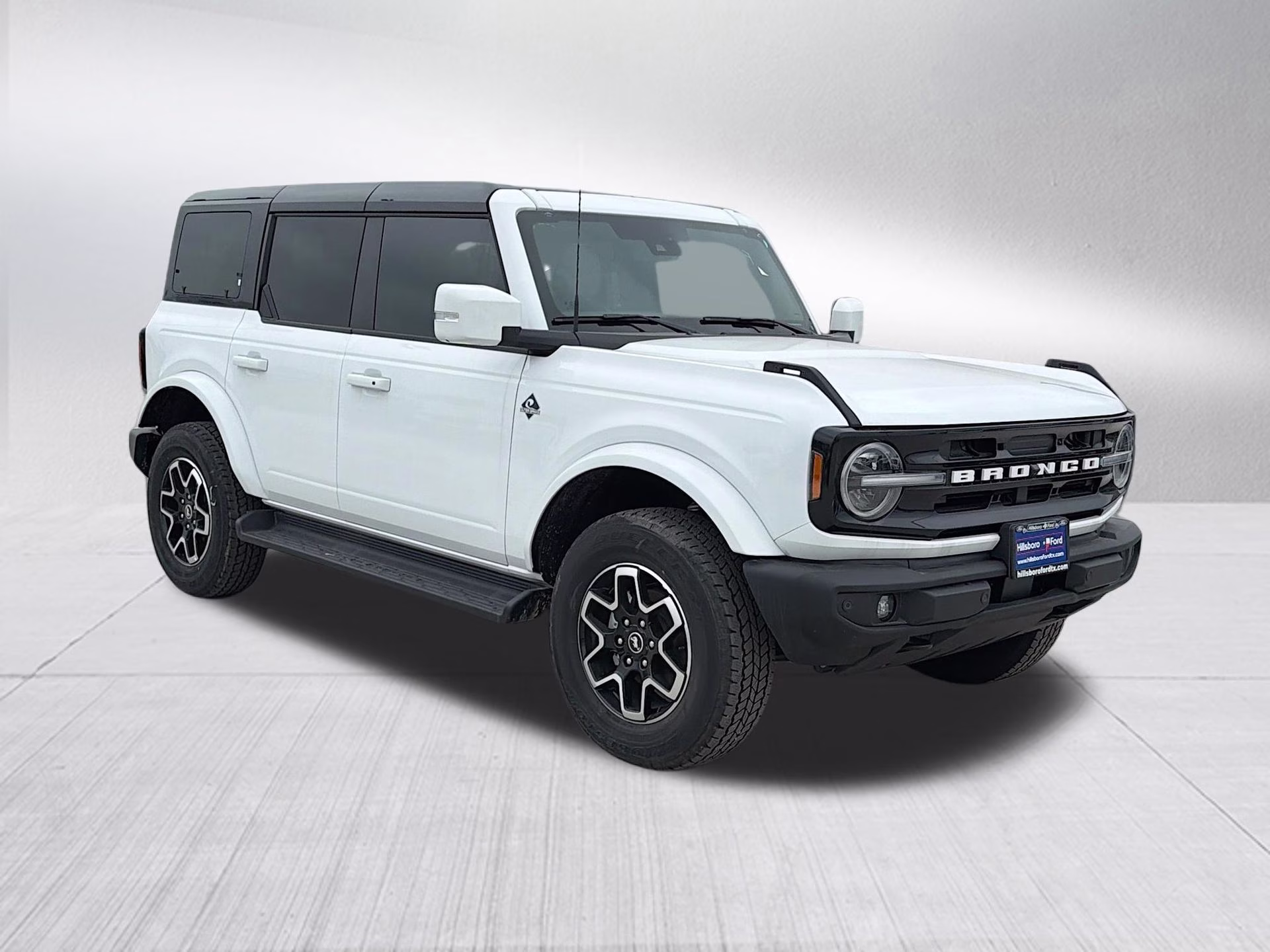 2025 Oxford White Ford Bronco Outer Banks 4X4 SUV