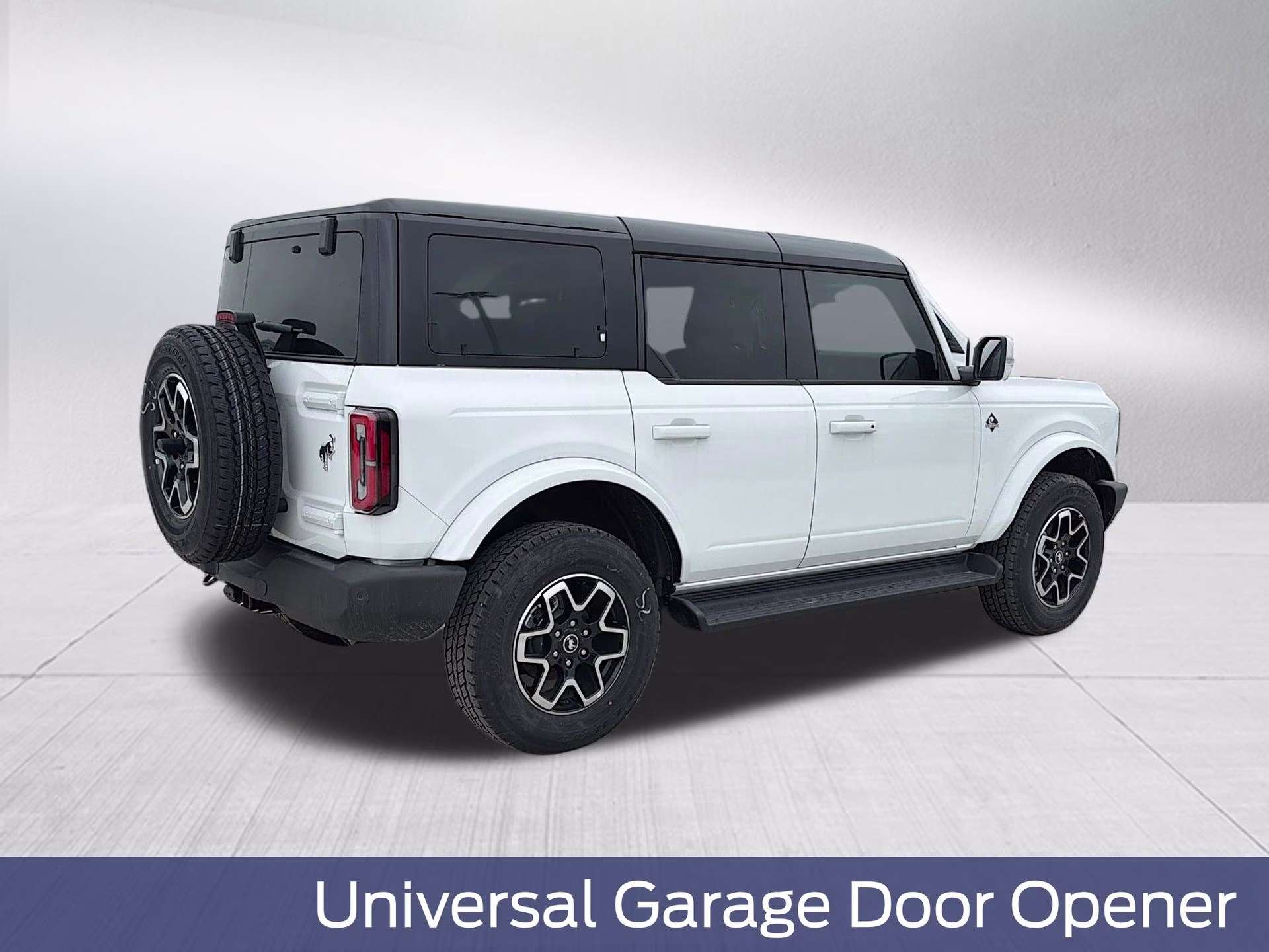 2025 Oxford White Ford Bronco Outer Banks 4X4 SUV