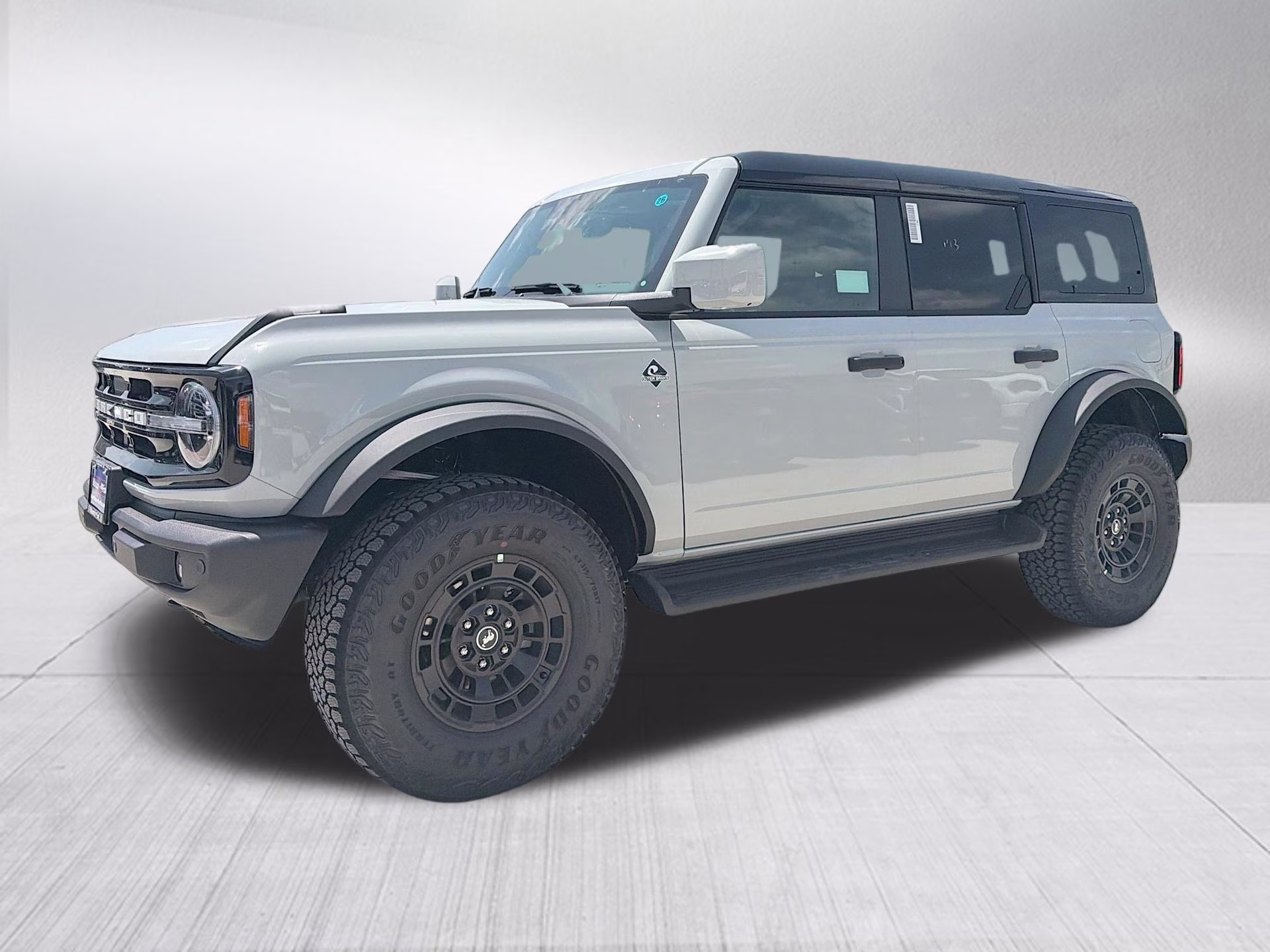 2026 Avalanche Gray Ford Bronco Outer Banks 4X4 SUV