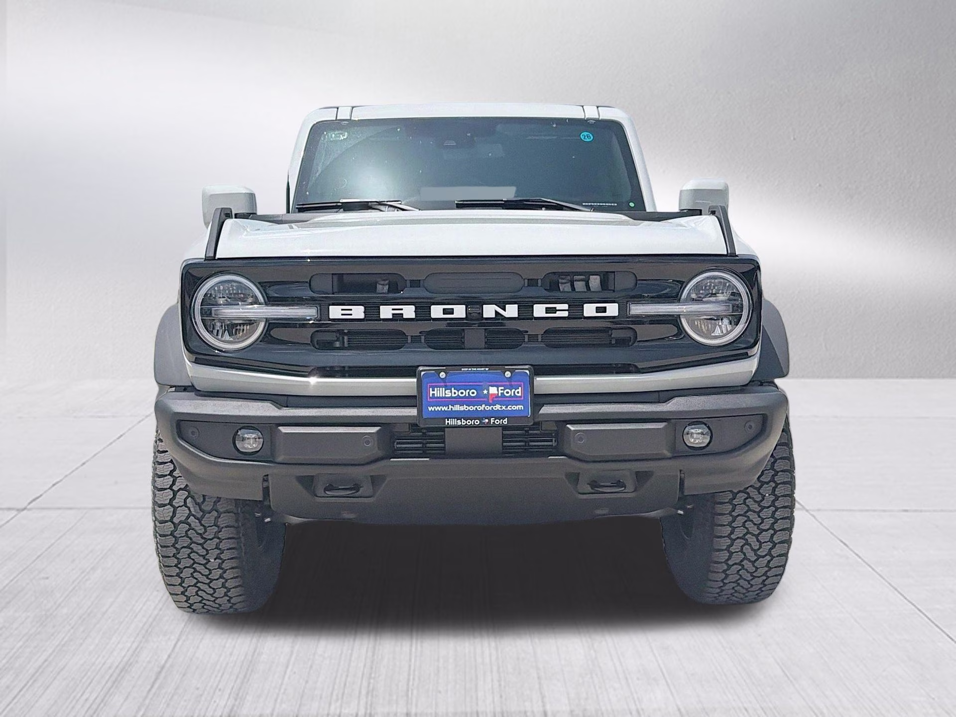 2026 Avalanche Gray Ford Bronco Outer Banks 4X4 SUV