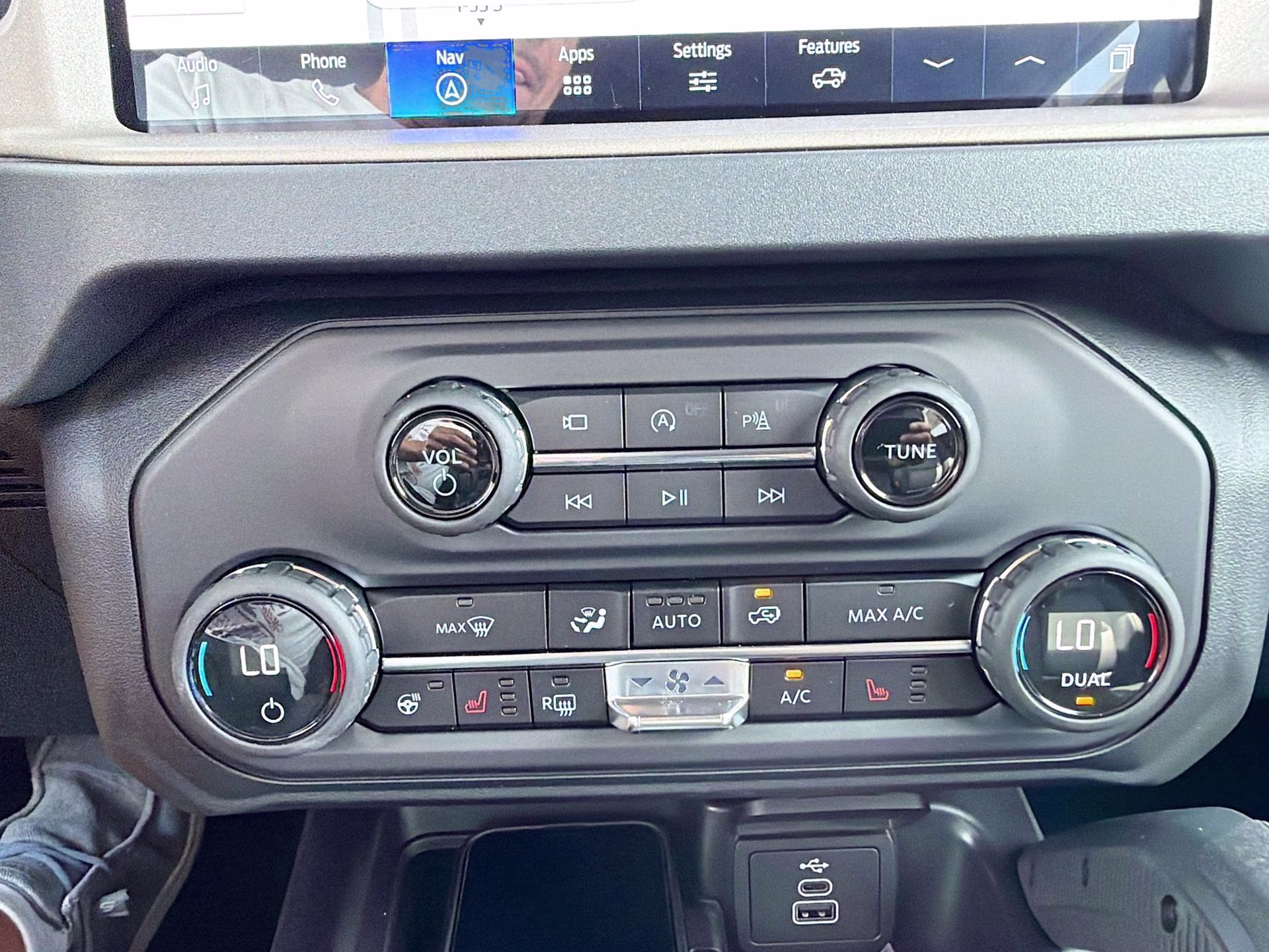 2026 Avalanche Gray Ford Bronco Outer Banks 4X4 SUV