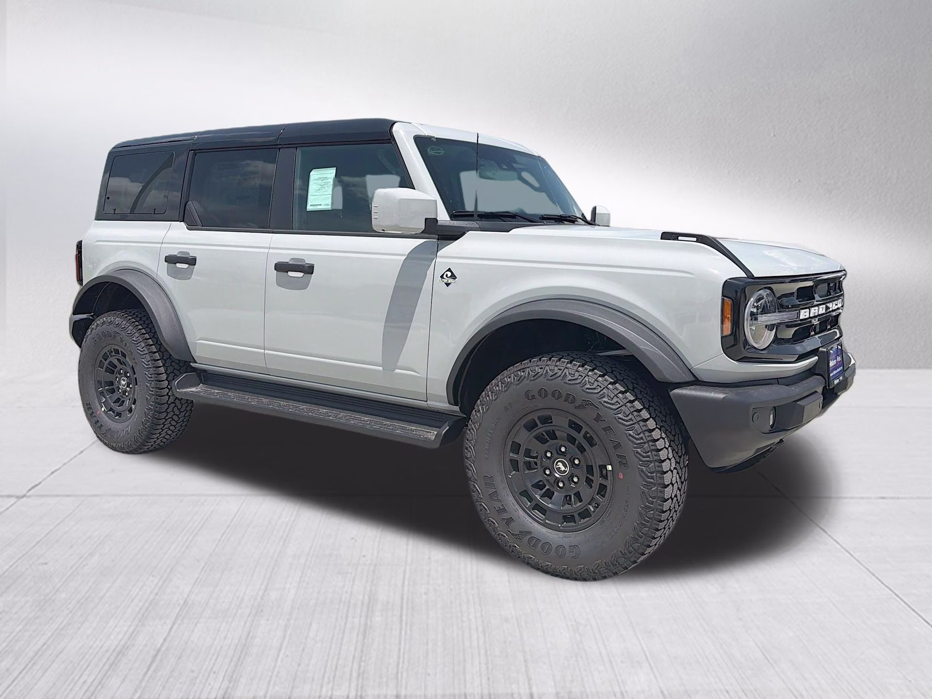 2026 Avalanche Gray Ford Bronco Outer Banks 4X4 SUV