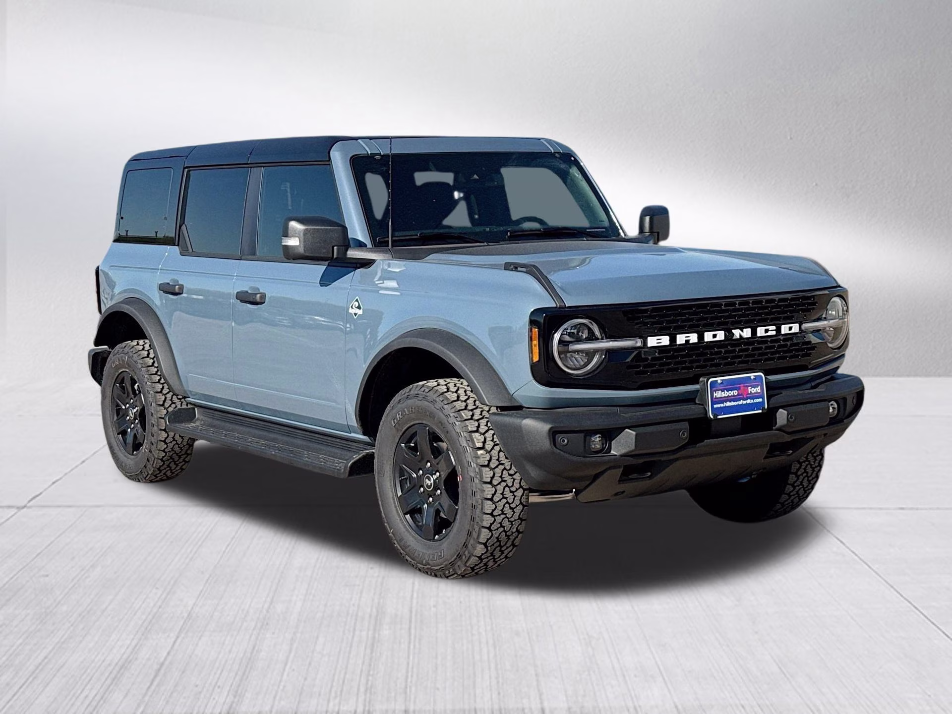 2025 Azure Gray Metallic Tri-Coat Ford Bronco Outer Banks 4X4 SUV