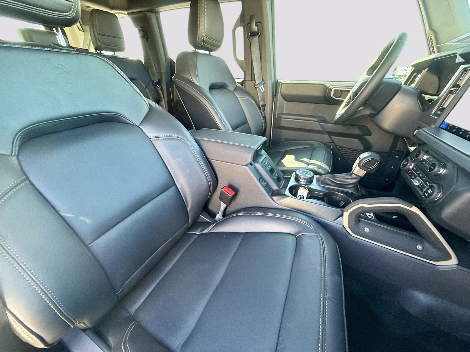 2025 Desert Sand Ford Bronco Badlands 4X4 SUV