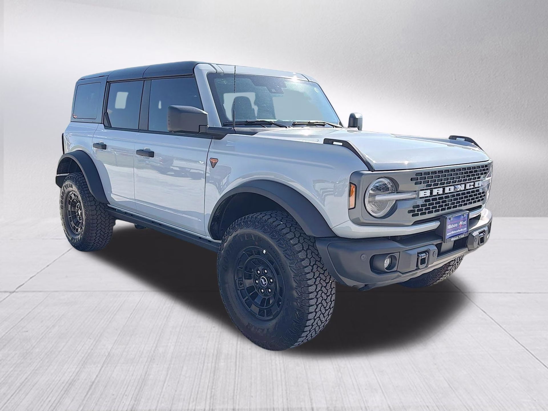 2026 Avalanche Gray Ford Bronco Badlands 4X4 SUV