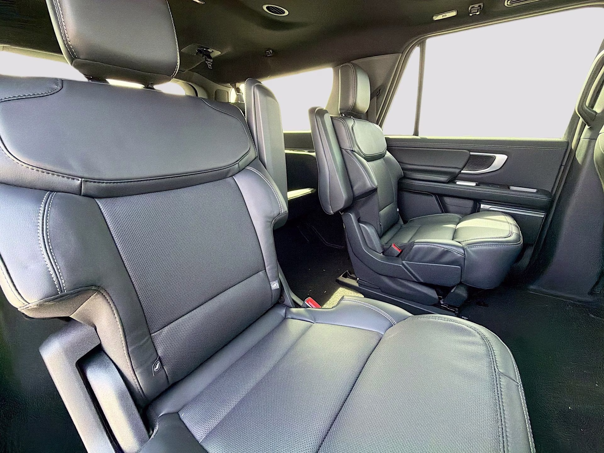 2026 Glacier Gray Metallic Tri-Coat Ford Expedition Max Platinum 4X4 SUV
