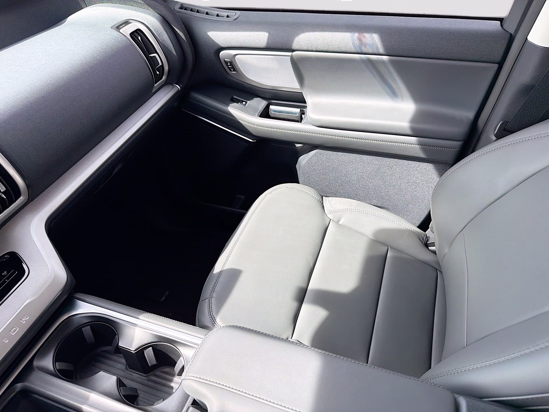 2026 Agate Black Metallic Ford Expedition Active RWD SUV