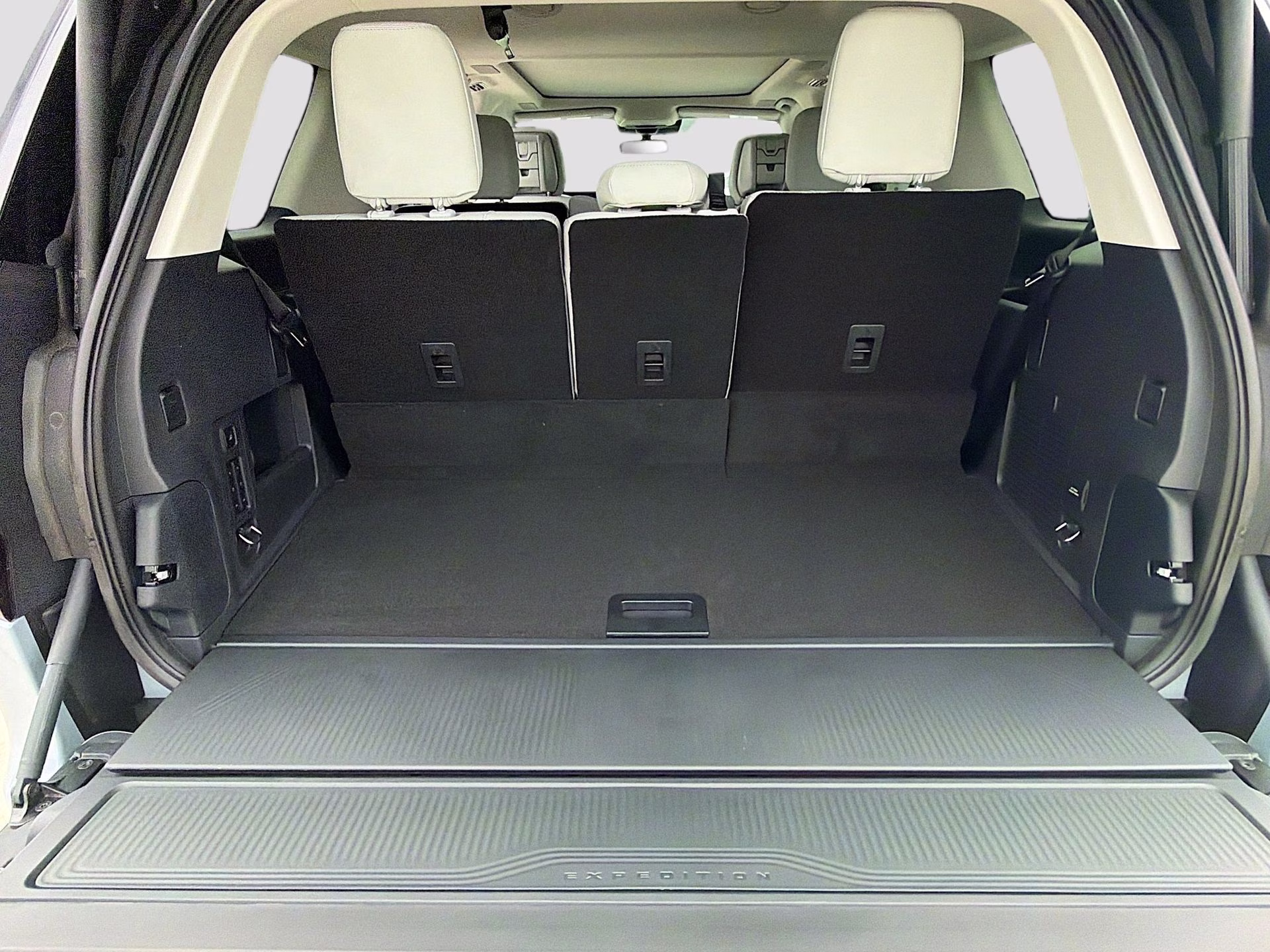 2026 Glacier Gray Metallic Tri-Coat Ford Expedition Platinum 4X4 SUV