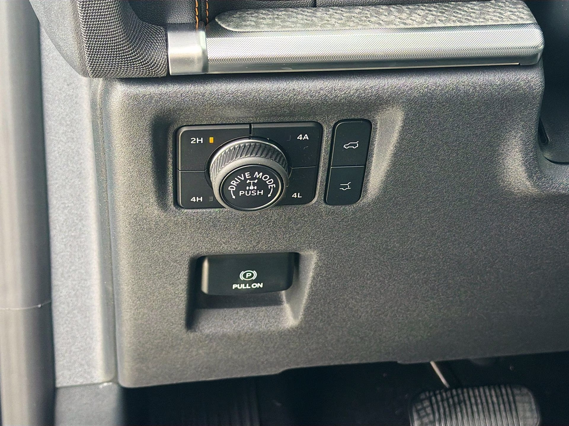2026 Glacier Gray Metallic Tri-Coat Ford Expedition Tremor 4X4 SUV