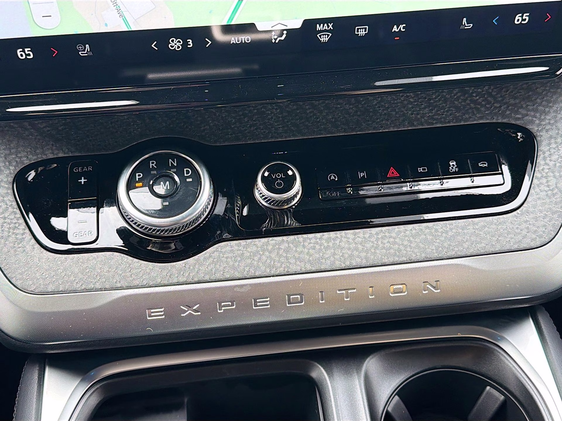 2026 Glacier Gray Metallic Tri-Coat Ford Expedition Tremor 4X4 SUV
