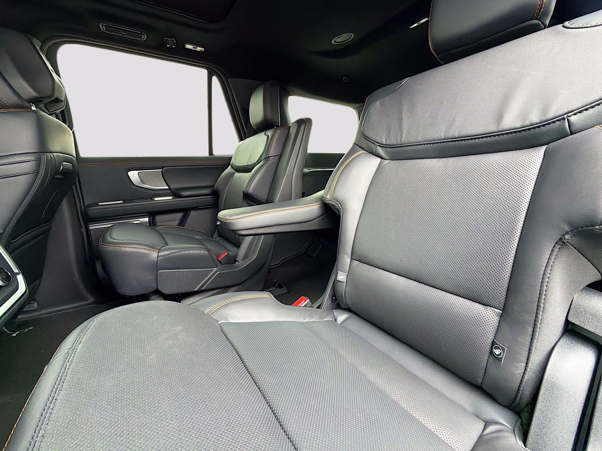 2026 Glacier Gray Metallic Tri-Coat Ford Expedition Tremor 4X4 SUV