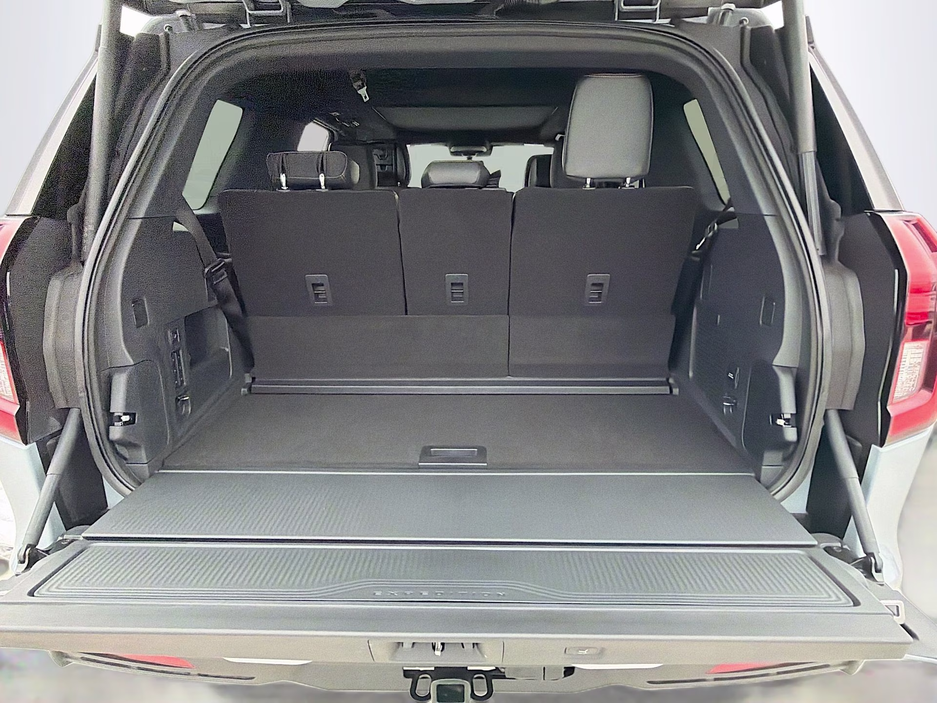 2026 Glacier Gray Metallic Tri-Coat Ford Expedition Tremor 4X4 SUV