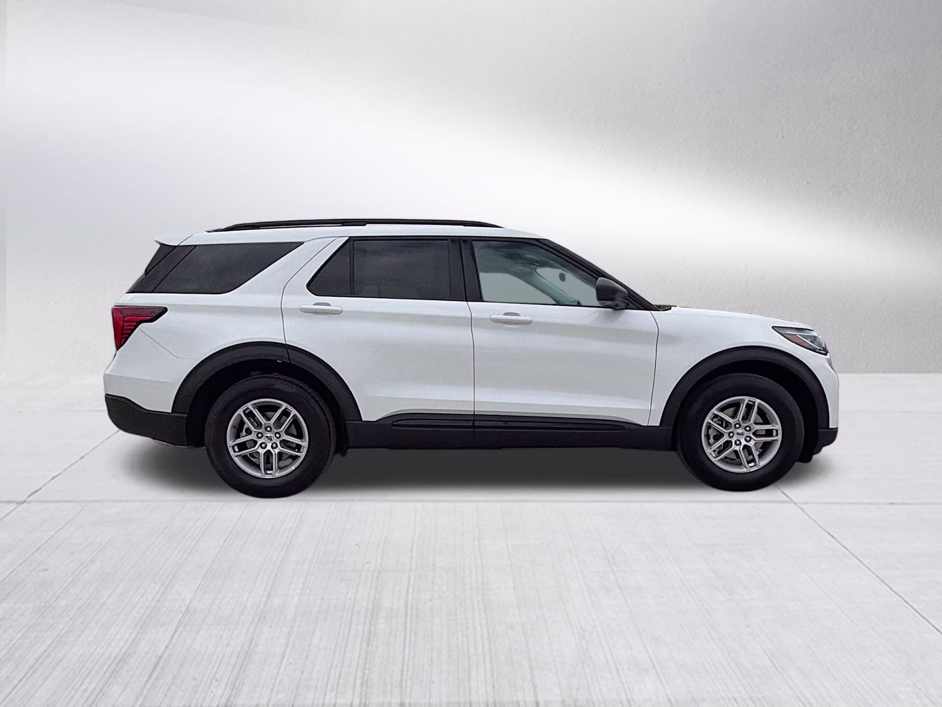 2026 Star White Metallic Tri-Coat Ford Explorer Active RWD SUV