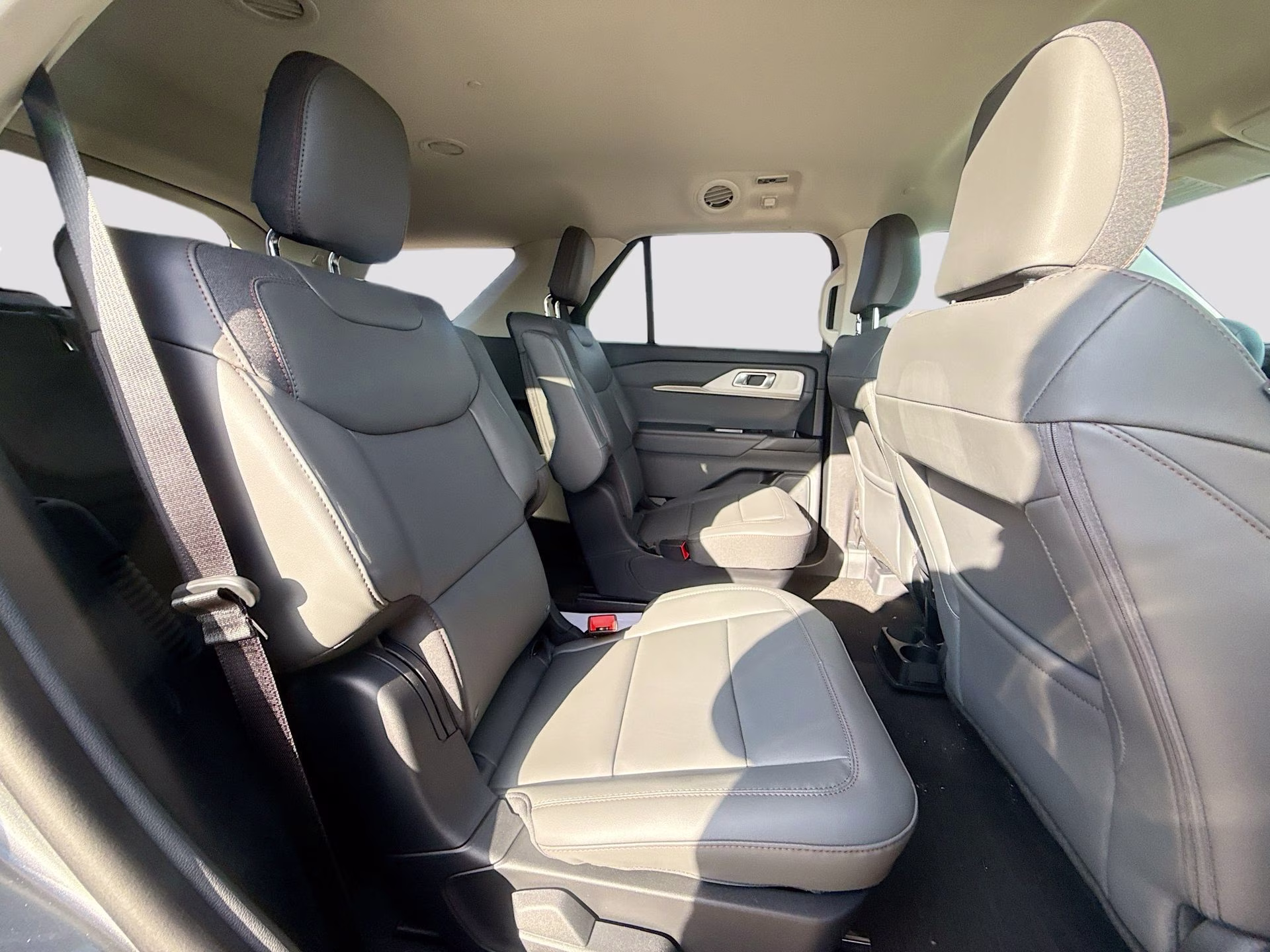 2026 Carbonized Gray Metallic Ford Explorer Active RWD SUV