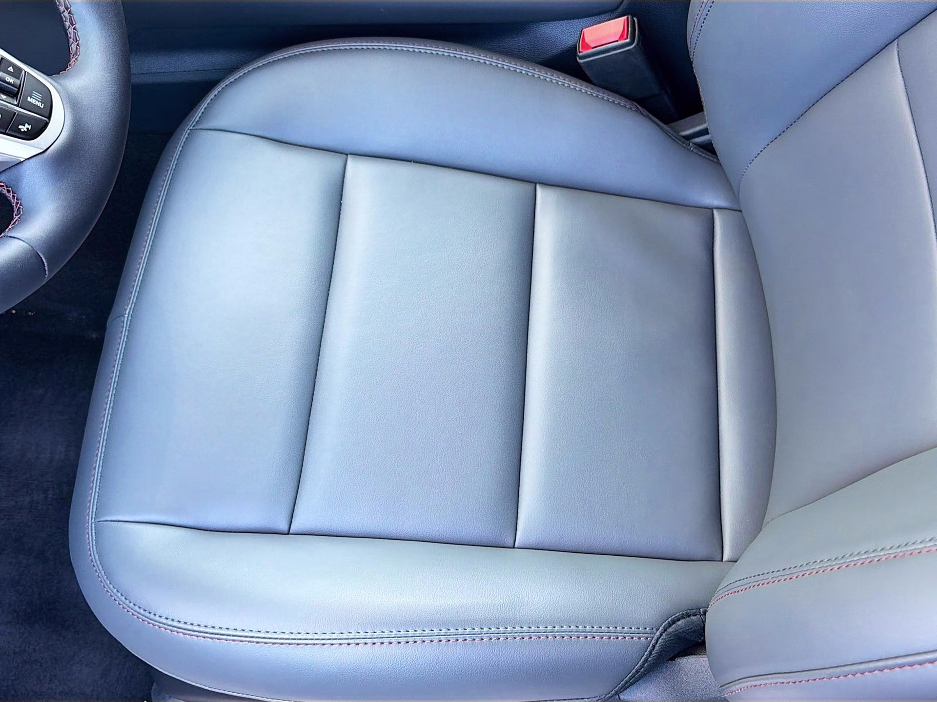 2026 Space White Metallic Ford Explorer Active RWD SUV