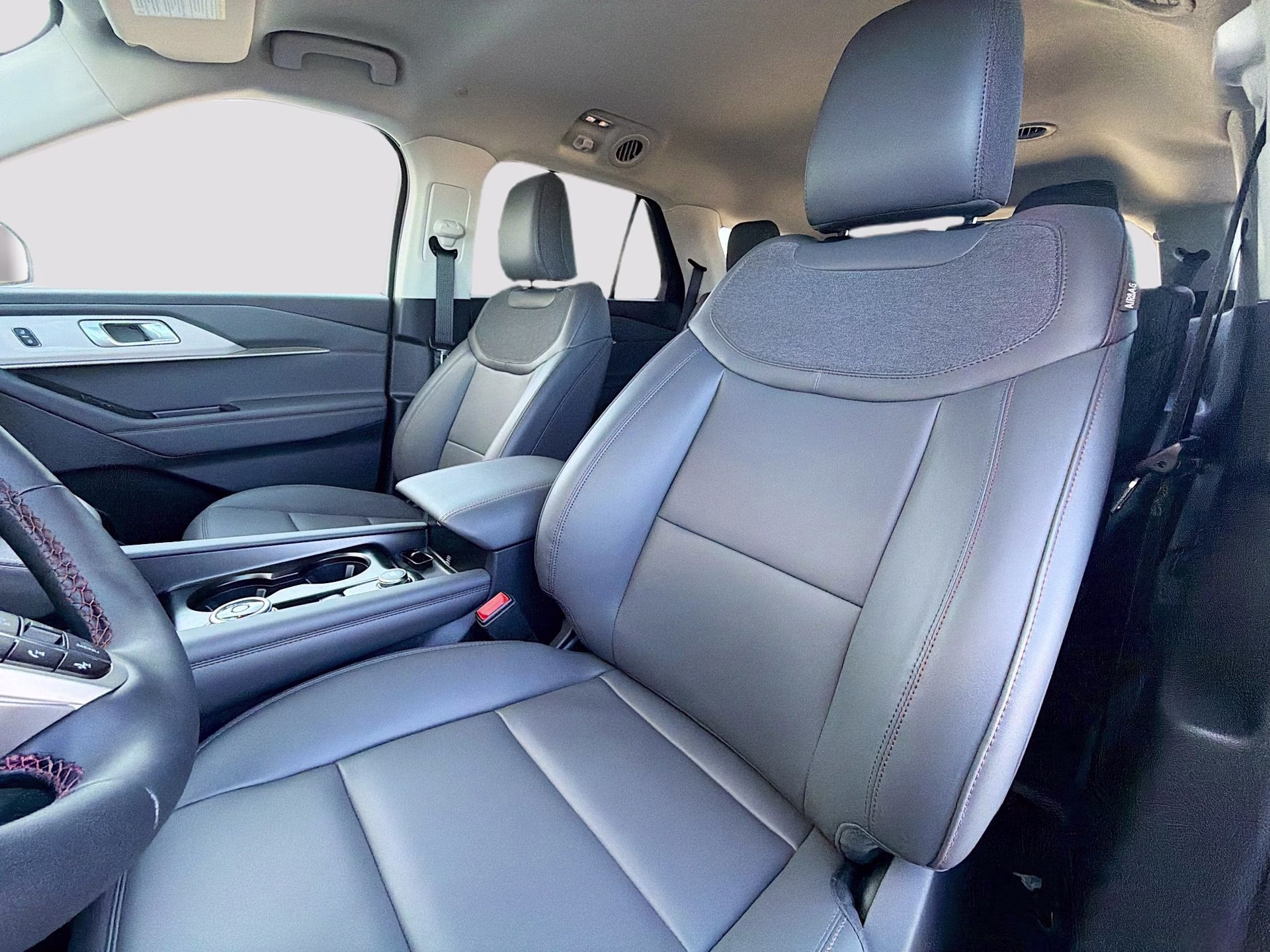 2026 Space White Metallic Ford Explorer Active RWD SUV