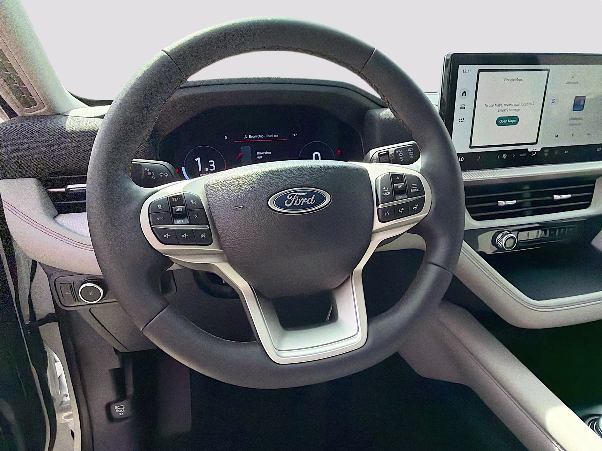 2026 Star White Metallic Tri-Coat Ford Explorer Active RWD SUV