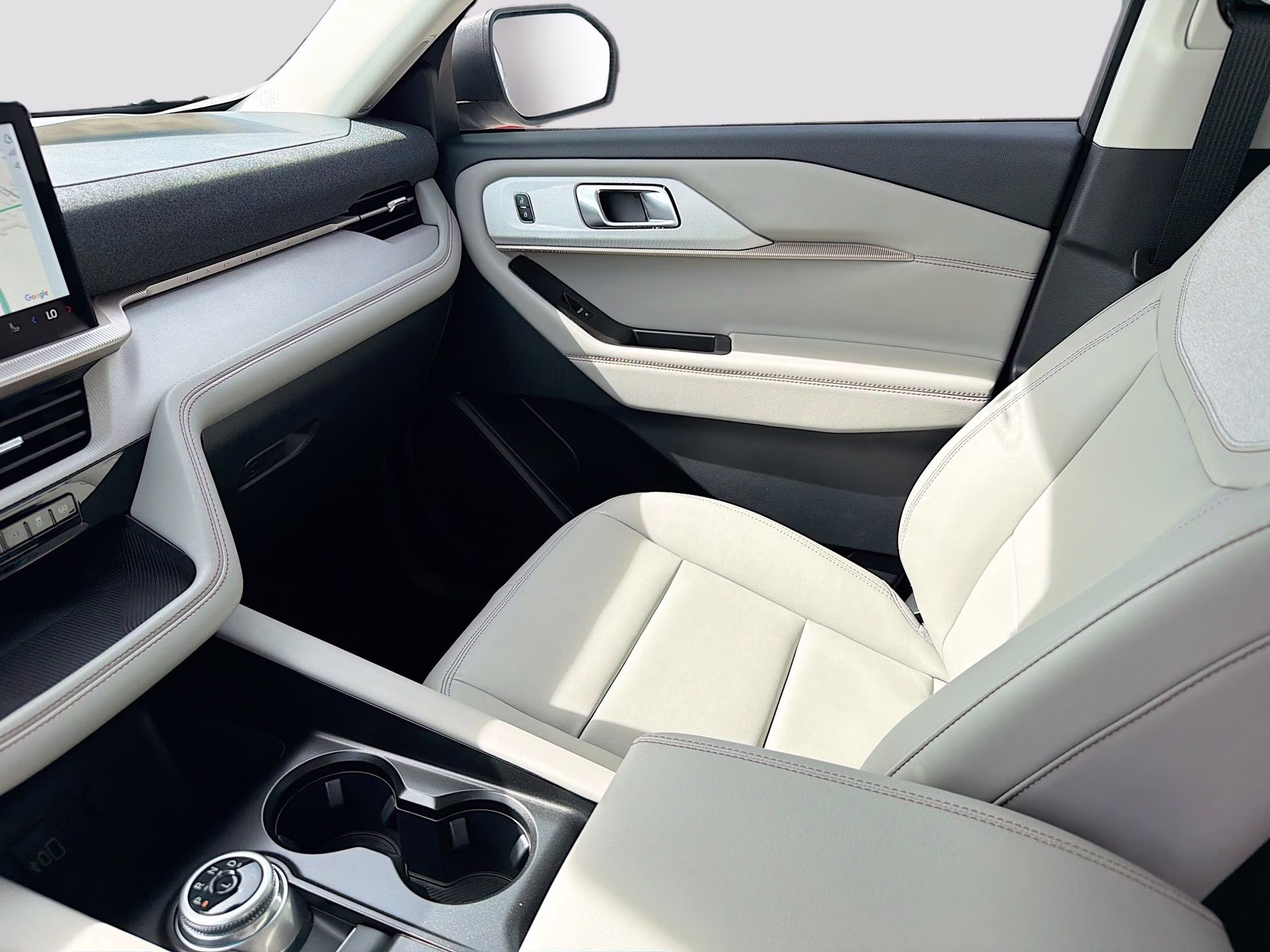 2026 Star White Metallic Tri-Coat Ford Explorer Active RWD SUV